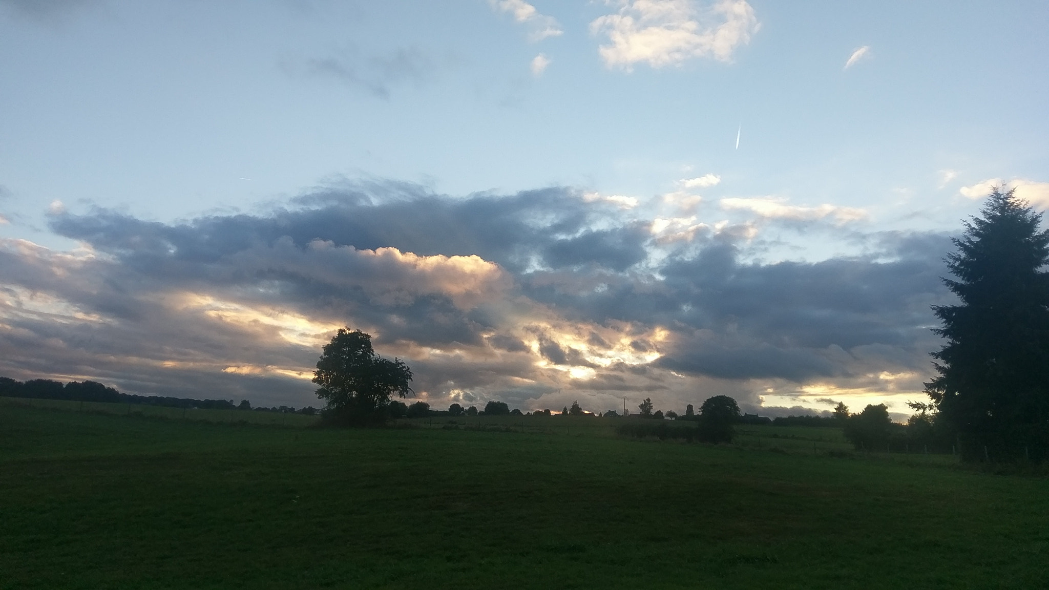 HTC M10 sample photo. Sun & clouds photography