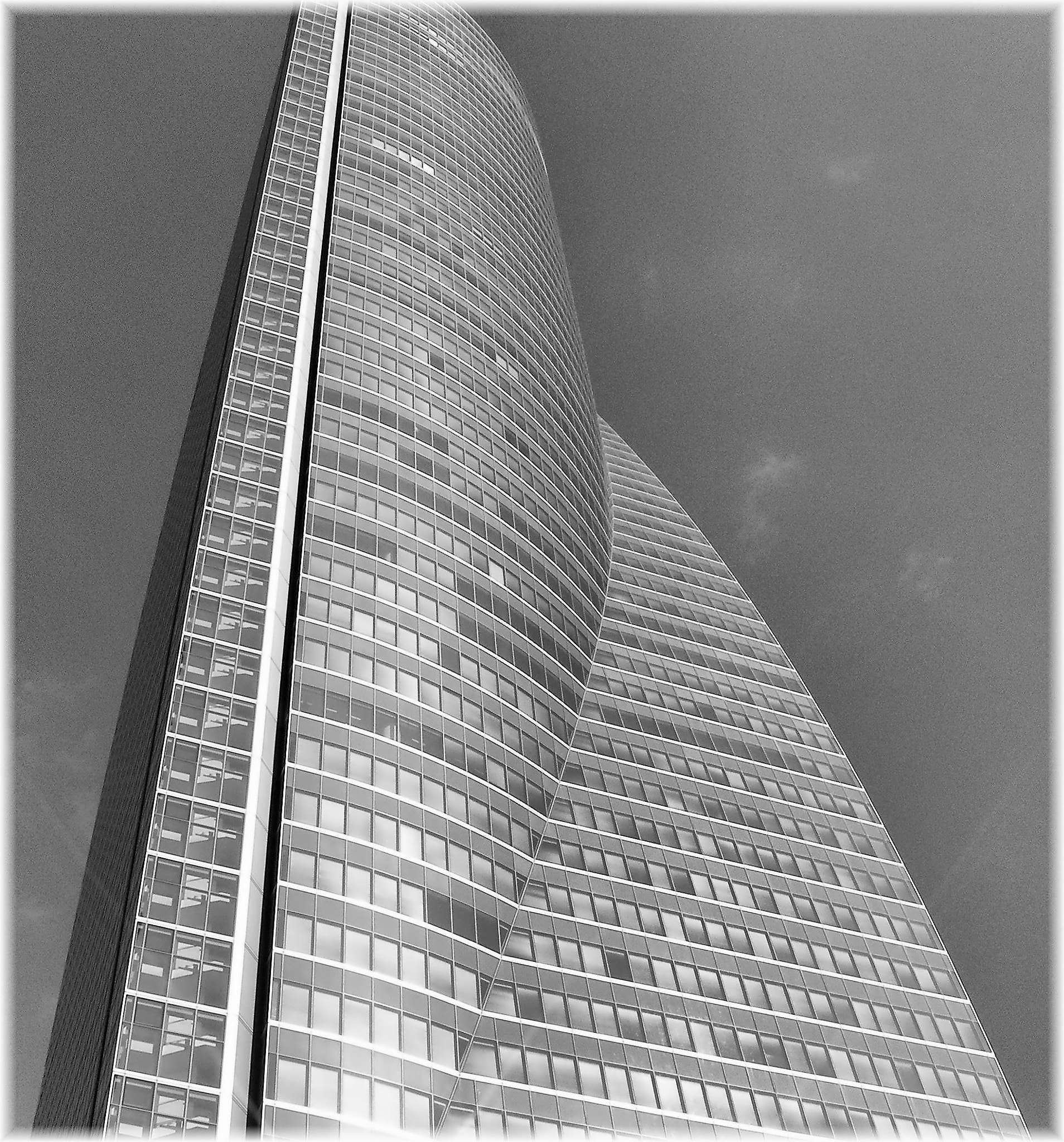 Nikon COOLPIX S4 sample photo. Rascacielos photography