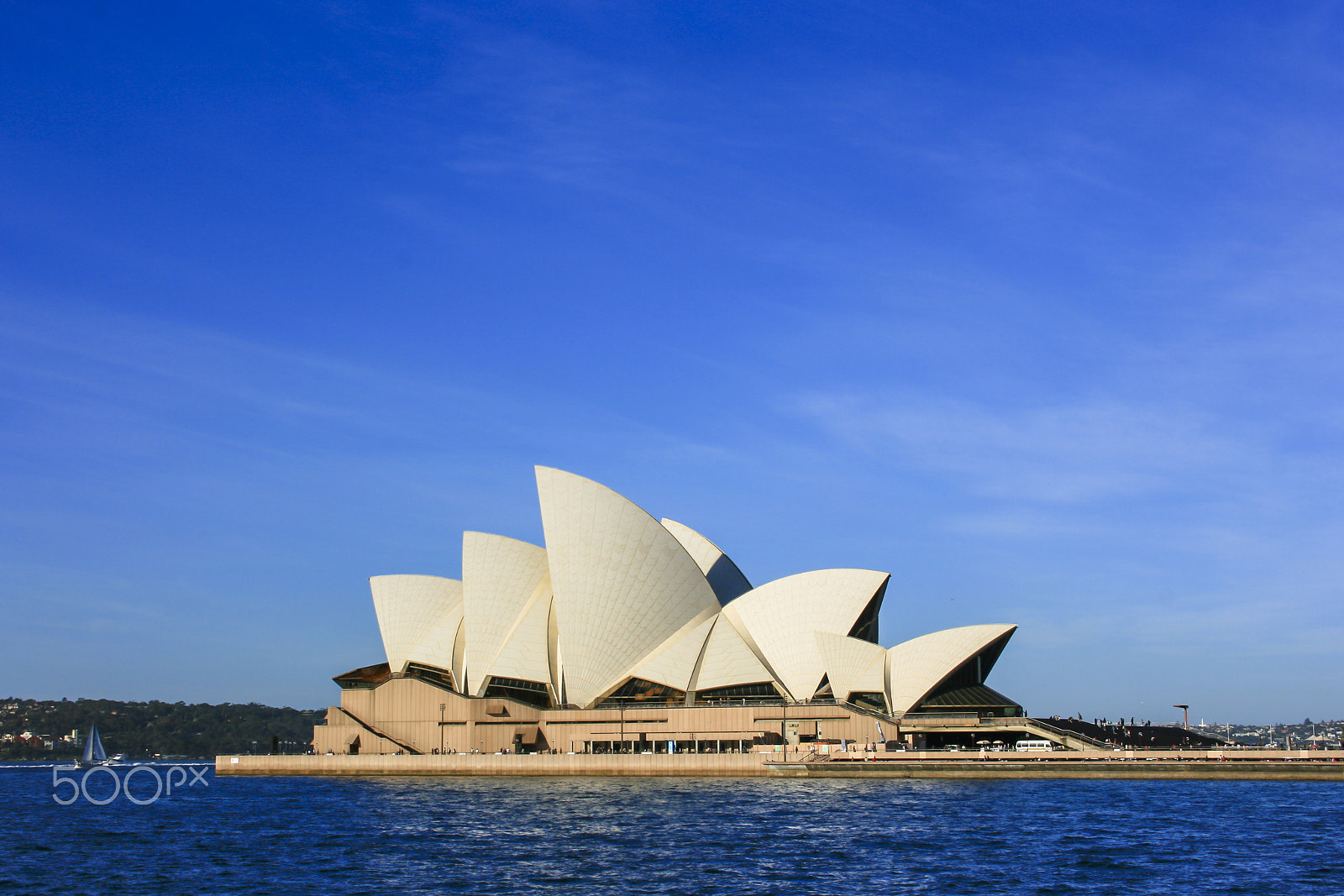 Canon EF-S 18-55mm f/3.5-5.6 USM sample photo. Blue sky and the opera house photography