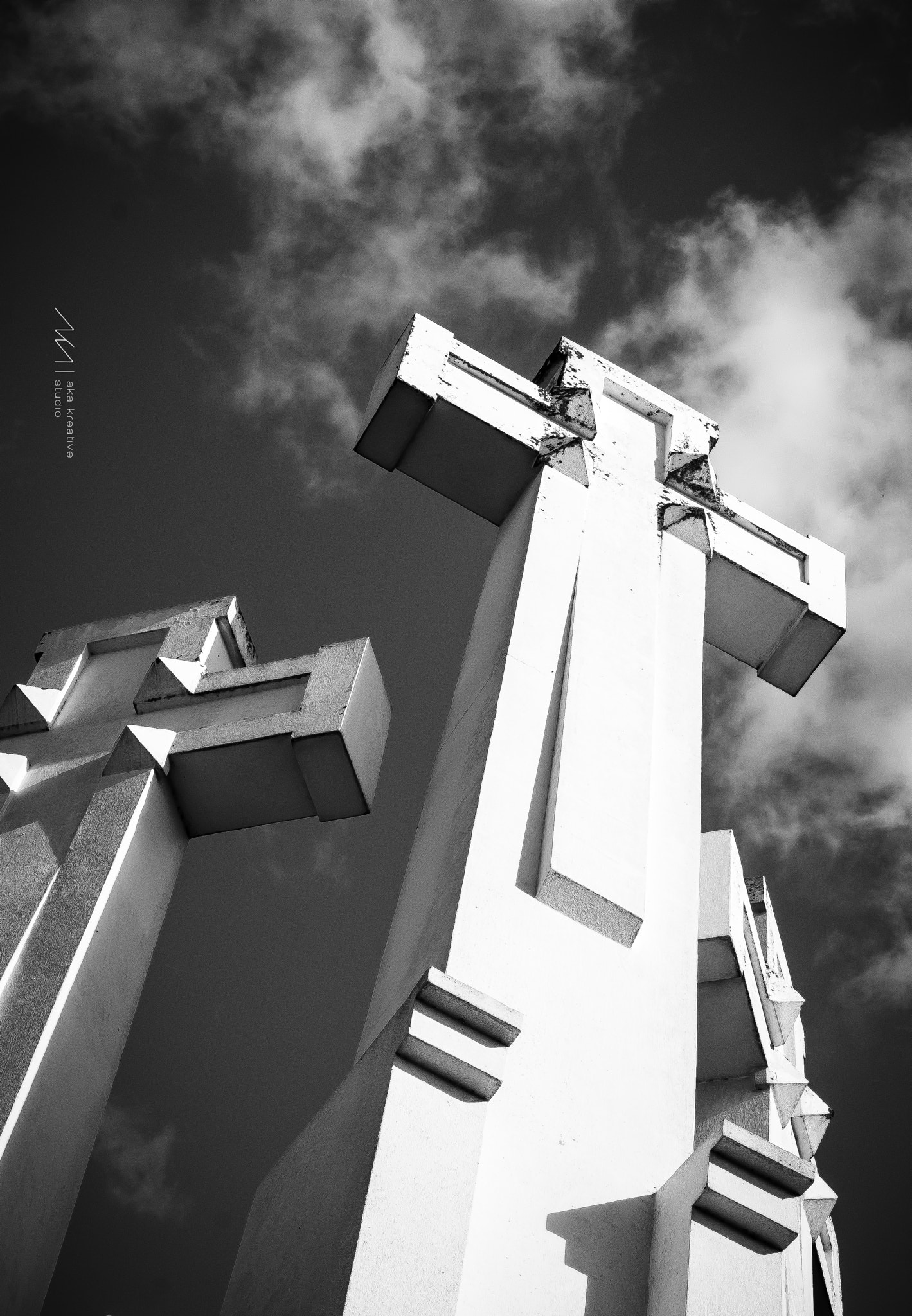 Sony Alpha DSLR-A230 + Sony DT 50mm F1.8 SAM sample photo. The hill of three crosses photography