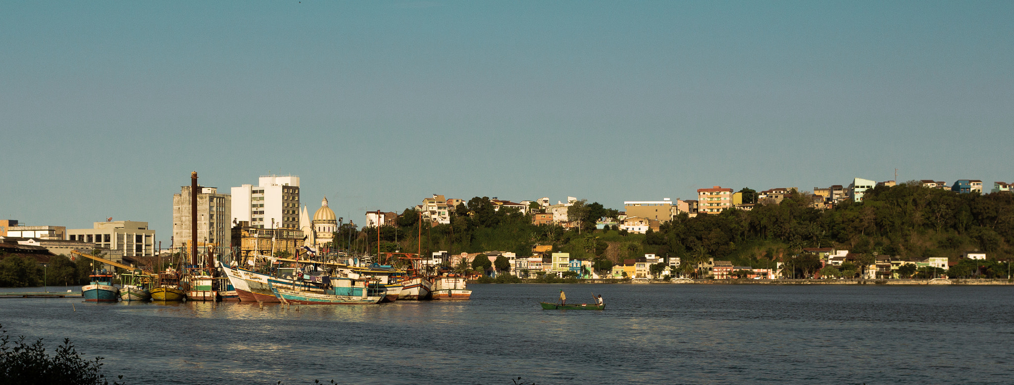 Canon EF 28mm F1.8 USM sample photo. Barcos no fim de tarde photography