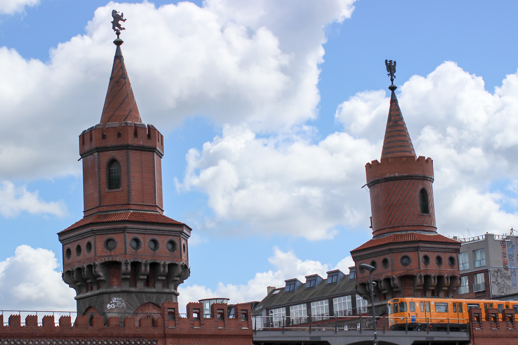 Canon EOS 600D (Rebel EOS T3i / EOS Kiss X5) + Canon EF 50mm F1.2L USM sample photo. Oberbaumbrücke berlin photography