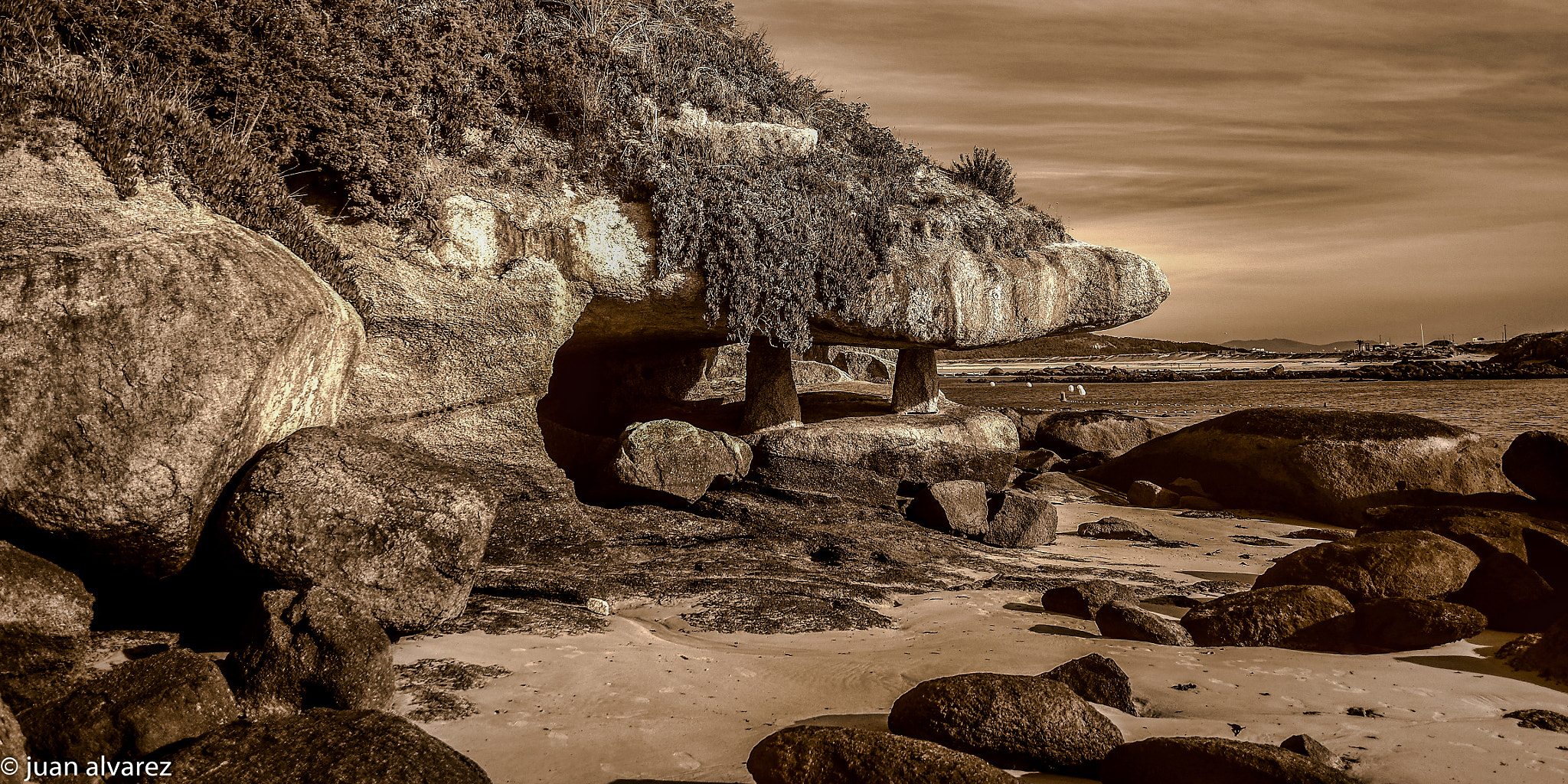Olympus OM-D E-M10 II + Panasonic Lumix G 14mm F2.5 ASPH sample photo. Playa areas gordas. sanxenxo. pontevedra. photography