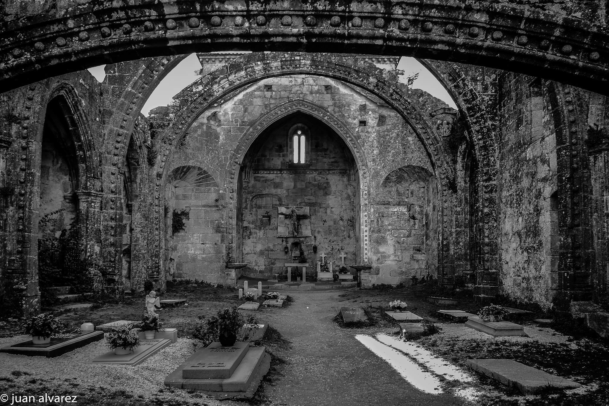 Olympus OM-D E-M10 II + Panasonic Lumix G 14mm F2.5 ASPH sample photo. Ruinas de santa mariña. cambados. pontevedra. photography