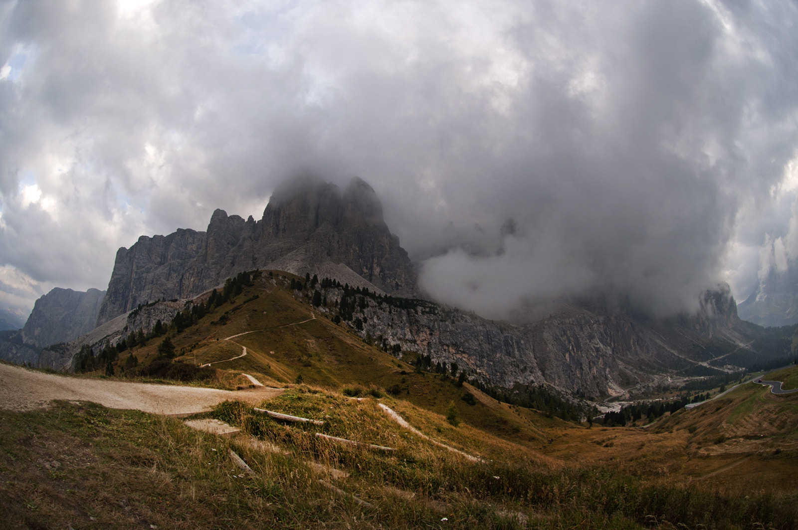 Nikon AF DX Fisheye-Nikkor 10.5mm F2.8G ED sample photo. Dolomites in october photography