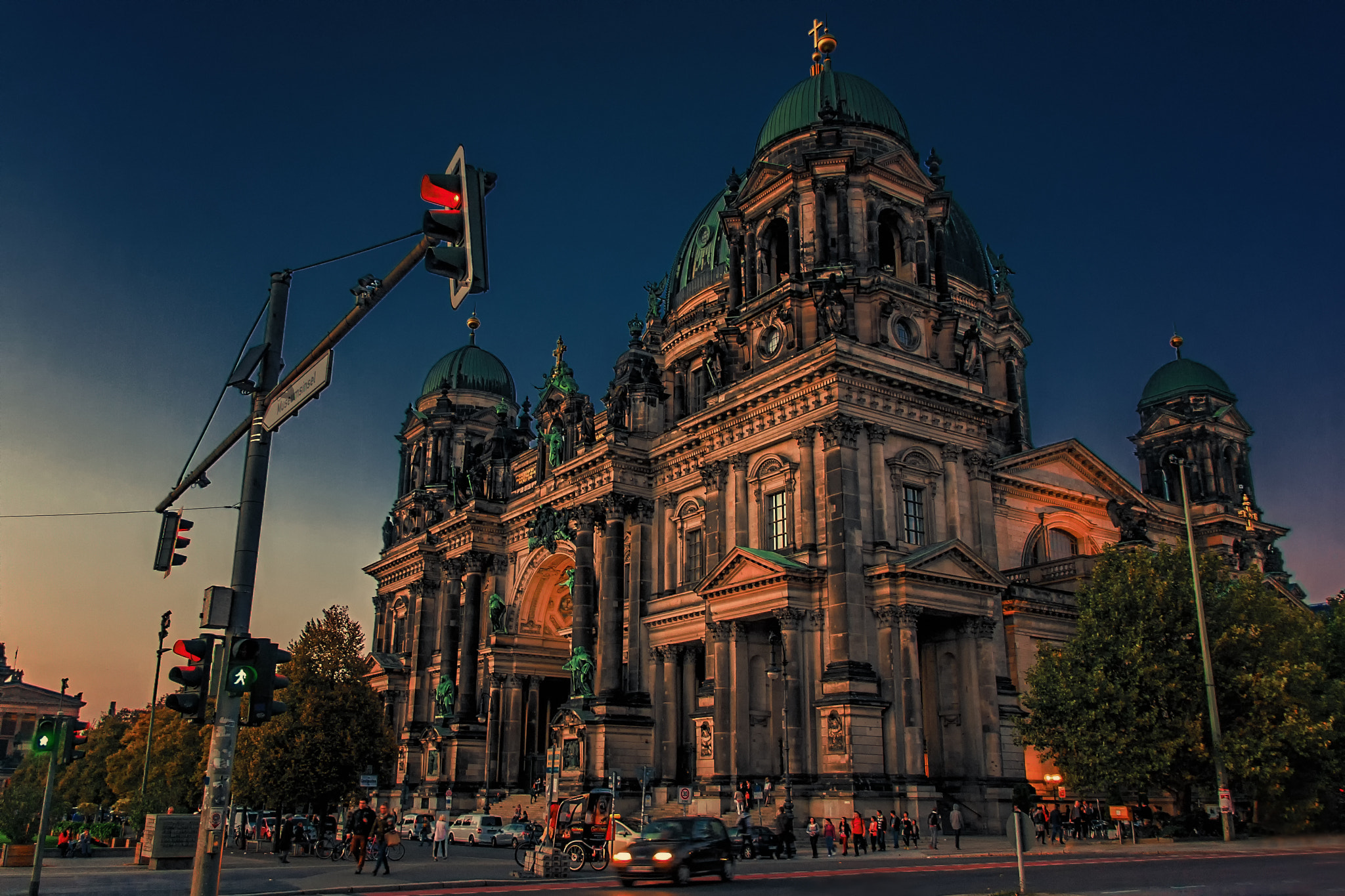 Canon EOS 400D (EOS Digital Rebel XTi / EOS Kiss Digital X) + Sigma 18-125mm F3.8-5.6 DC OS HSM sample photo. Berlin cathedral ... photography