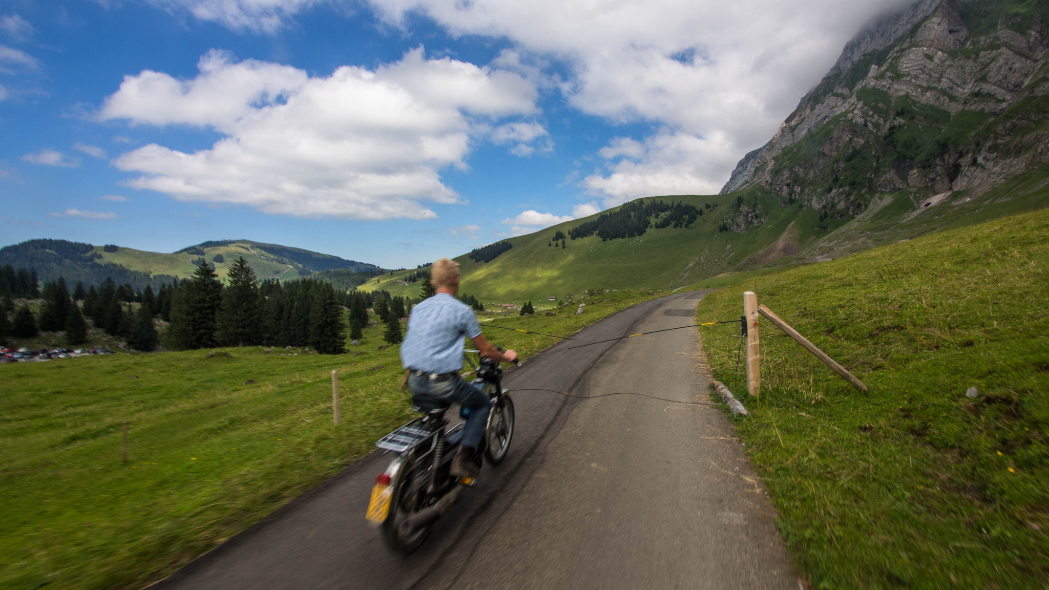 Olympus OM-D E-M5 + Panasonic Lumix G Vario 7-14mm F4 ASPH sample photo. Switzerland landscape photography