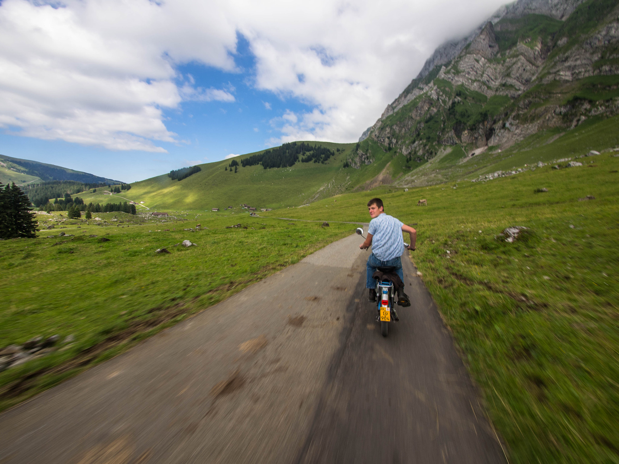 Olympus OM-D E-M5 + Panasonic Lumix G Vario 7-14mm F4 ASPH sample photo. Switzerland landscape photography