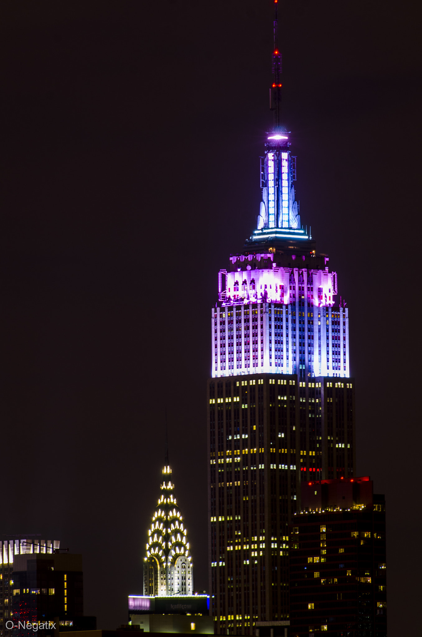 Nikon D7000 + Sigma 70-300mm F4-5.6 DG OS sample photo. Empire state & chrysler building by night photography