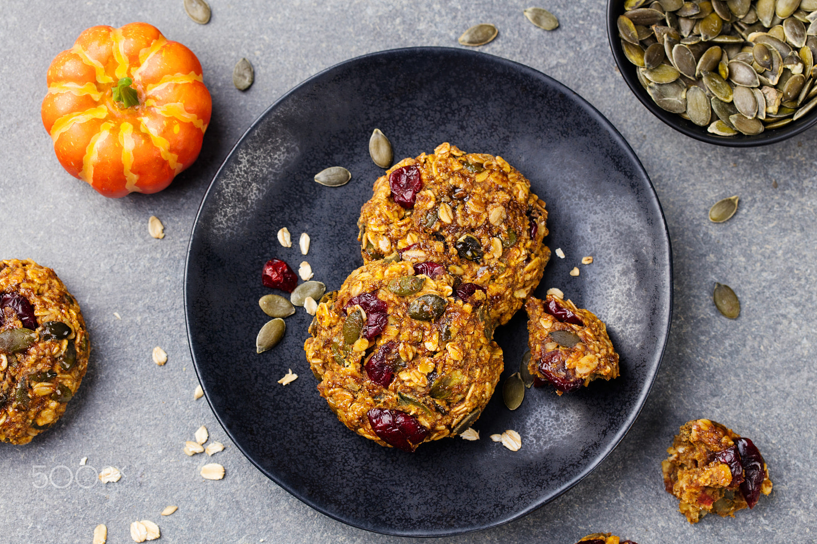 Canon EOS 5DS sample photo. Pumpkin cookies with cranberries and maple glaze photography