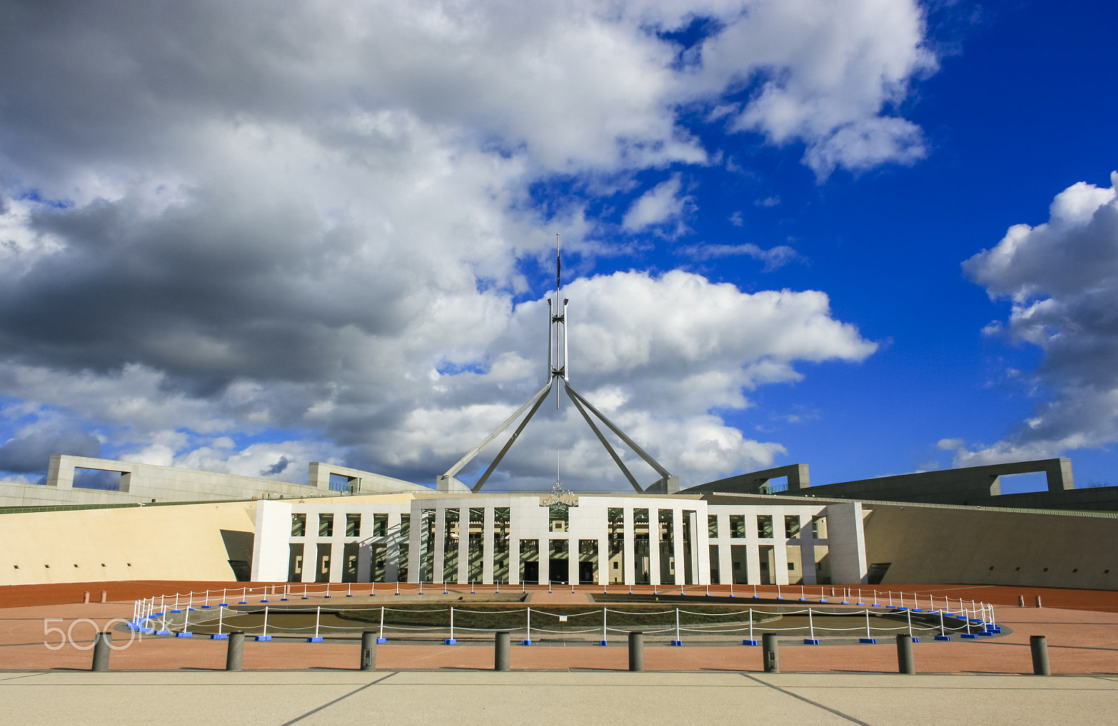 Canon EOS 400D (EOS Digital Rebel XTi / EOS Kiss Digital X) sample photo. Parliament house photography