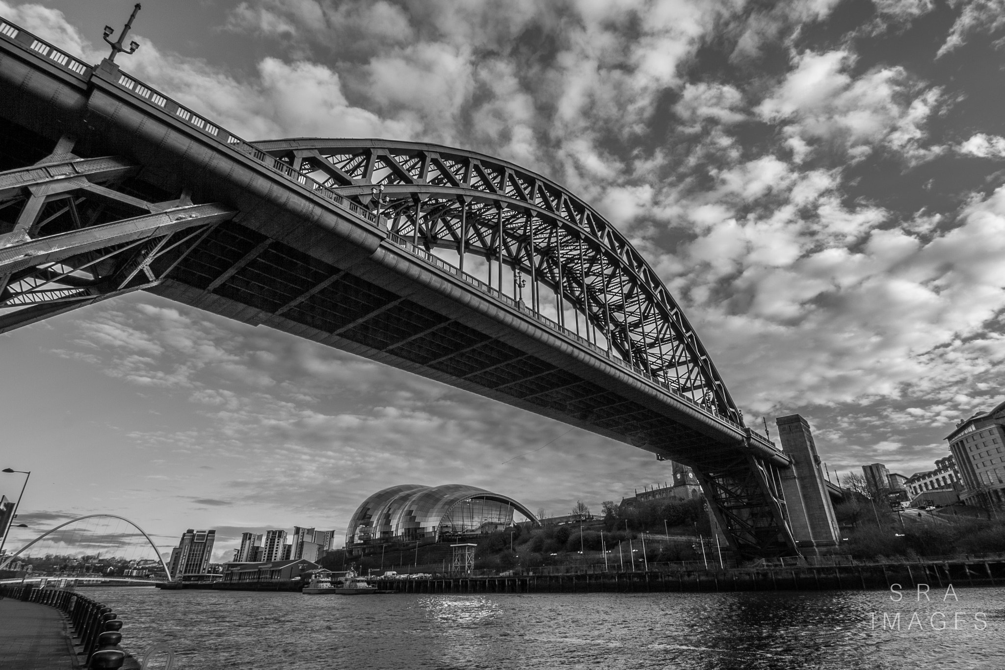 Canon EOS 1000D (EOS Digital Rebel XS / EOS Kiss F) sample photo. Tyne bridge photography