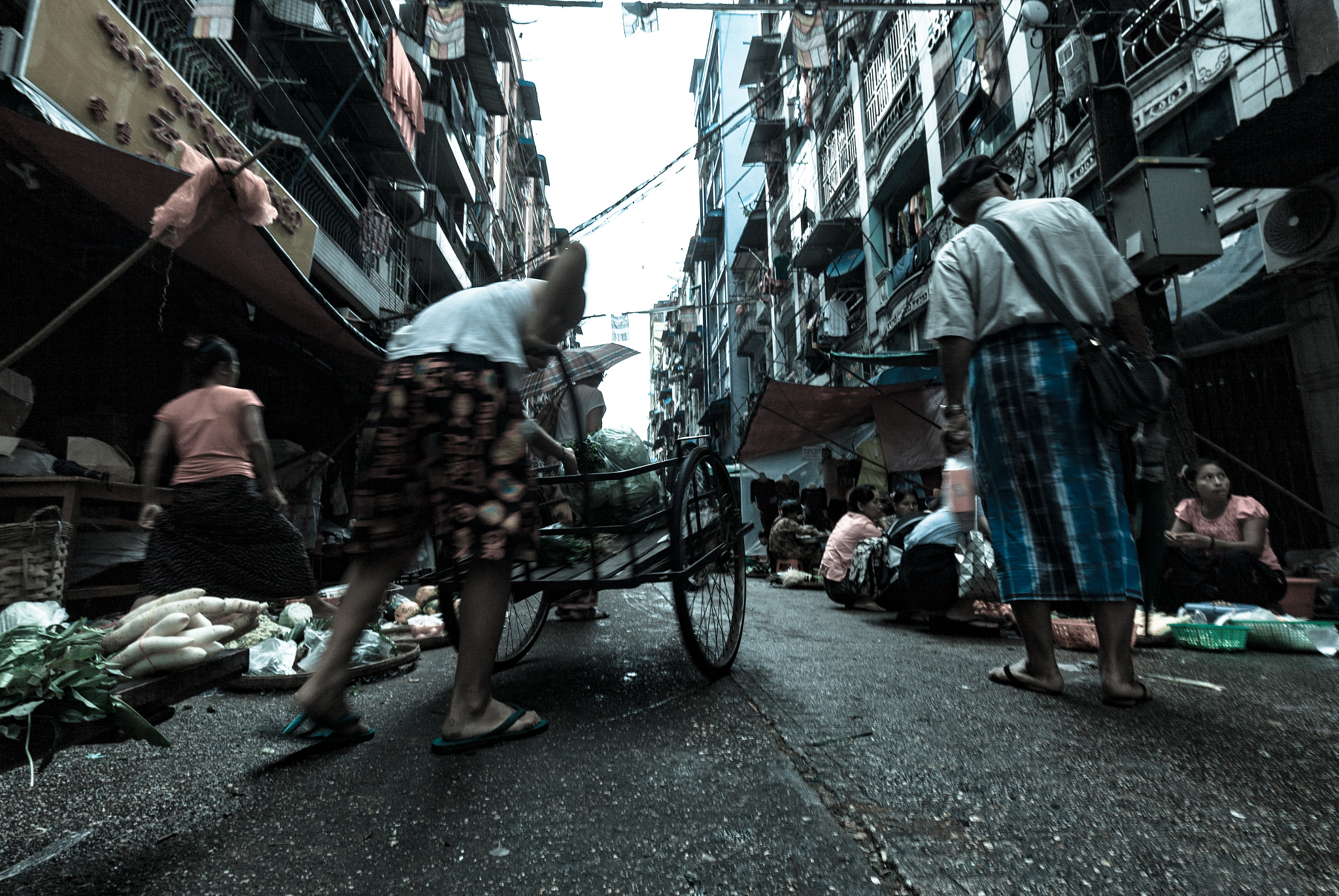 Canon EOS 5D Mark II + Canon EF 16-35mm F4L IS USM sample photo. Yangon,myanmar photography