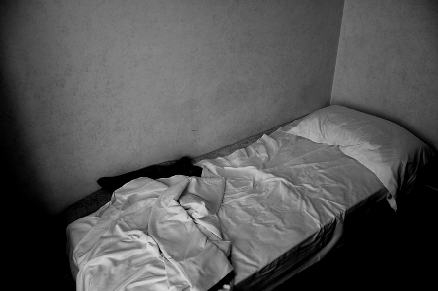 Nikon D40 sample photo. Bed photography