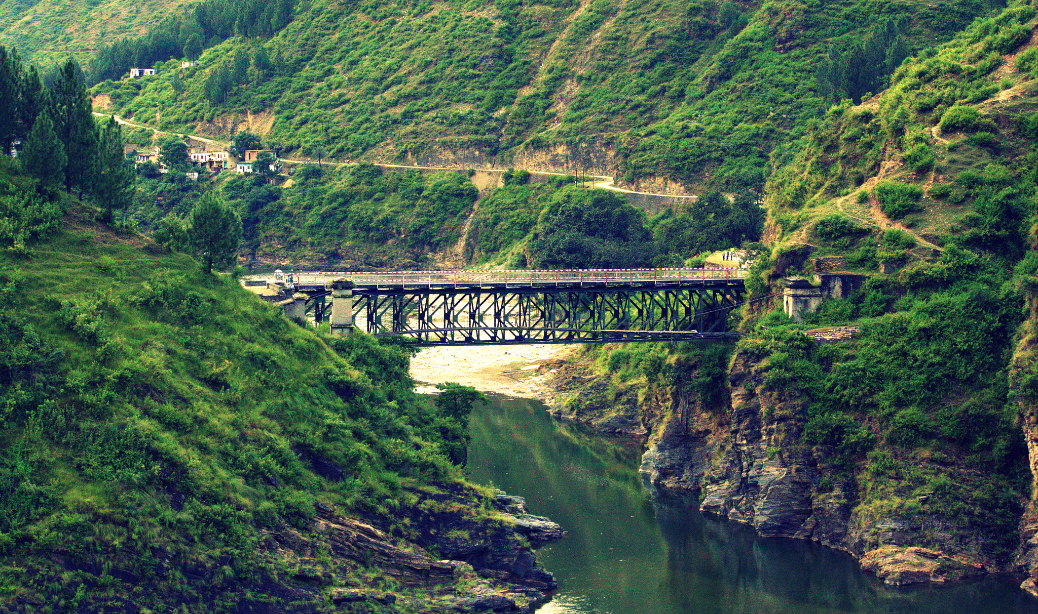 Canon EF-S 55-250mm F4-5.6 IS sample photo. Bridge lower himalayan range photography