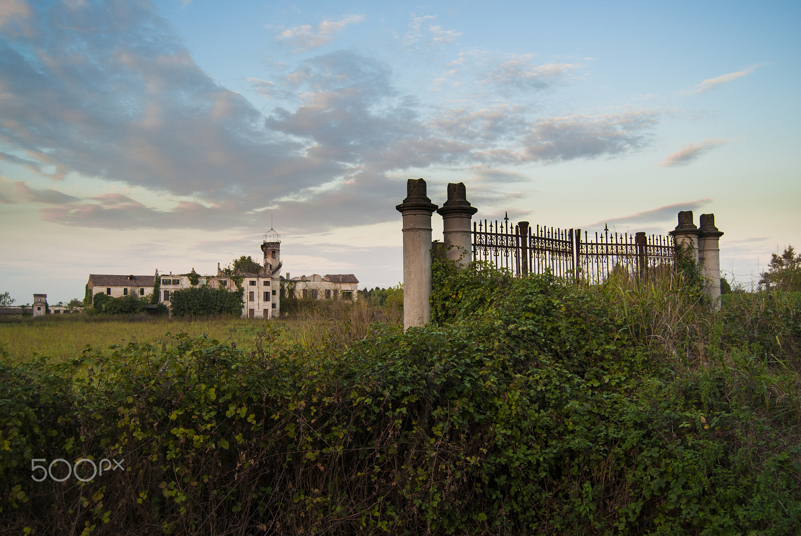 Nikon D200 sample photo. Closed gates photography