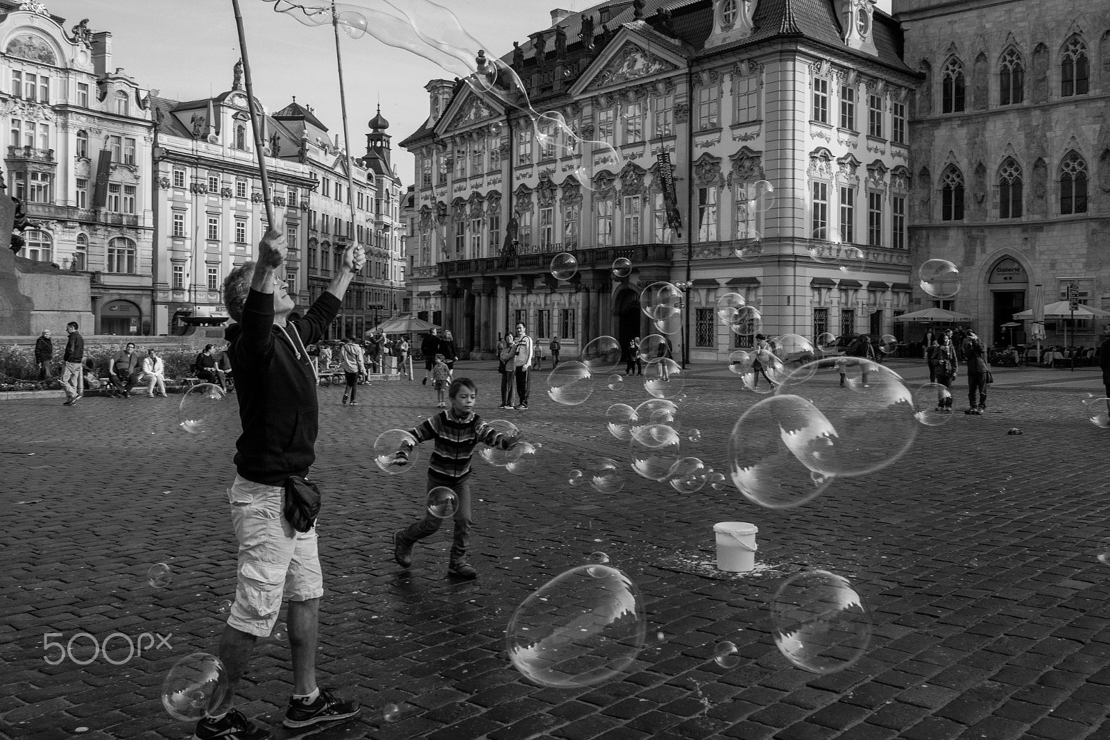 Canon EOS 80D sample photo. Chasing bubbles photography