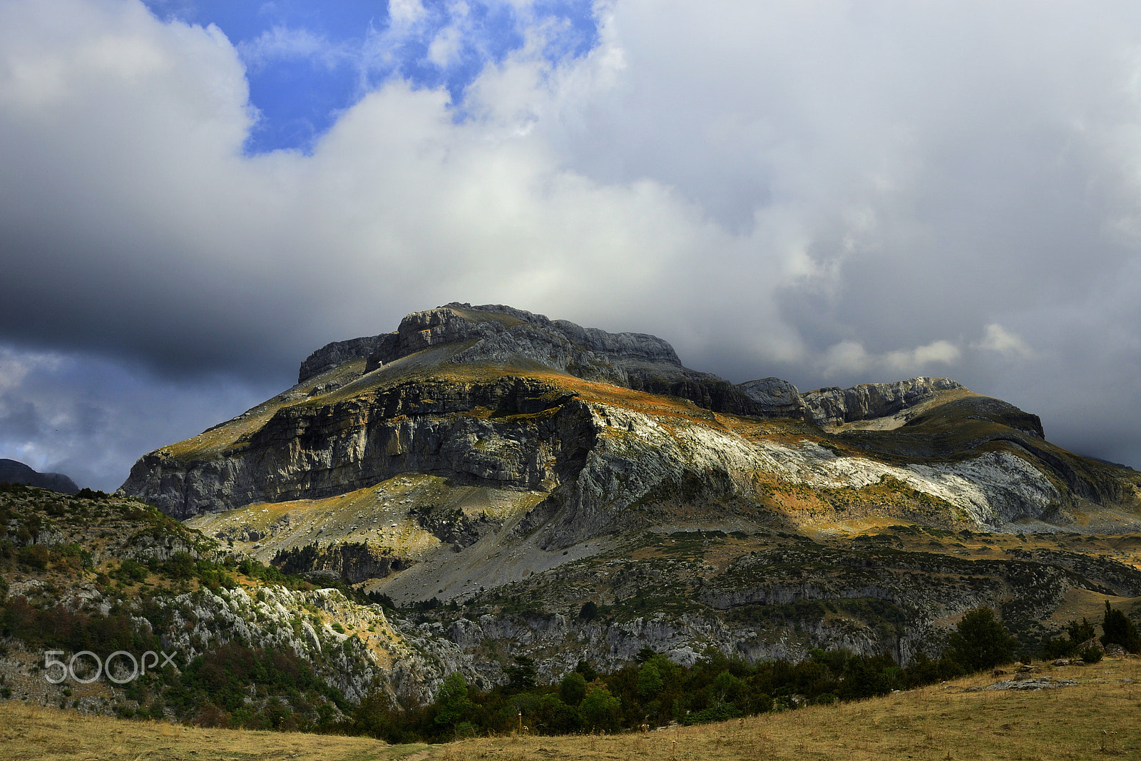 Nikon D3200 + Sigma 18-200mm F3.5-6.3 II DC OS HSM sample photo. Clouding mountain photography