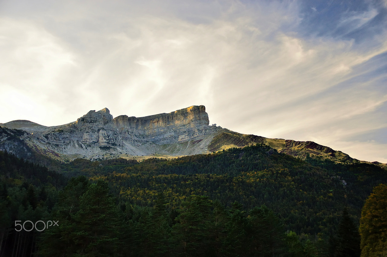 Nikon D3200 + Sigma 18-200mm F3.5-6.3 II DC OS HSM sample photo. Evening mountain photography