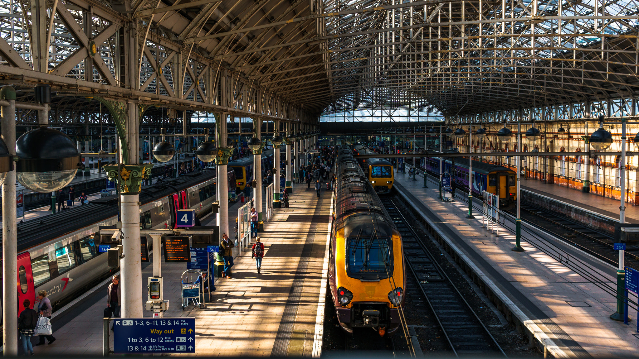 Sony a6300 sample photo. Piccadilly station photography