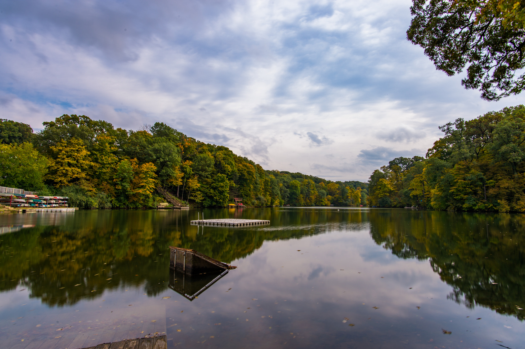 Nikon Df + Nikon AF-S Nikkor 20mm F1.8G ED sample photo. Lakeview in fall photography