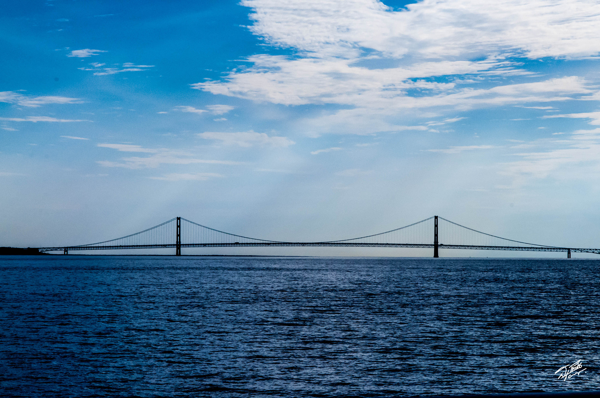 Nikon D5000 + AF Nikkor 85mm f/1.8 sample photo. A bridge photography