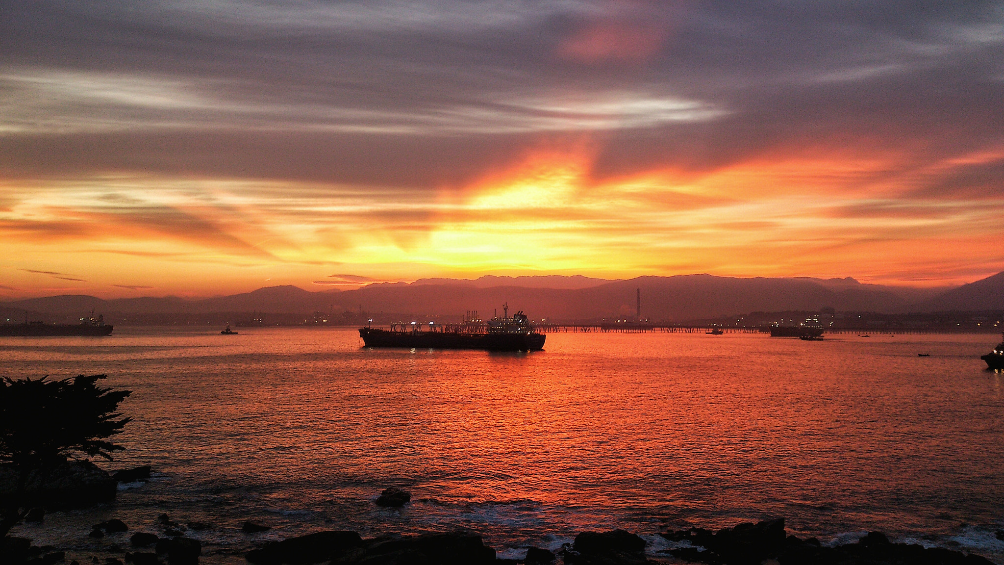 Sony Ericsson Xperia S sample photo. Sunset lovers  photography