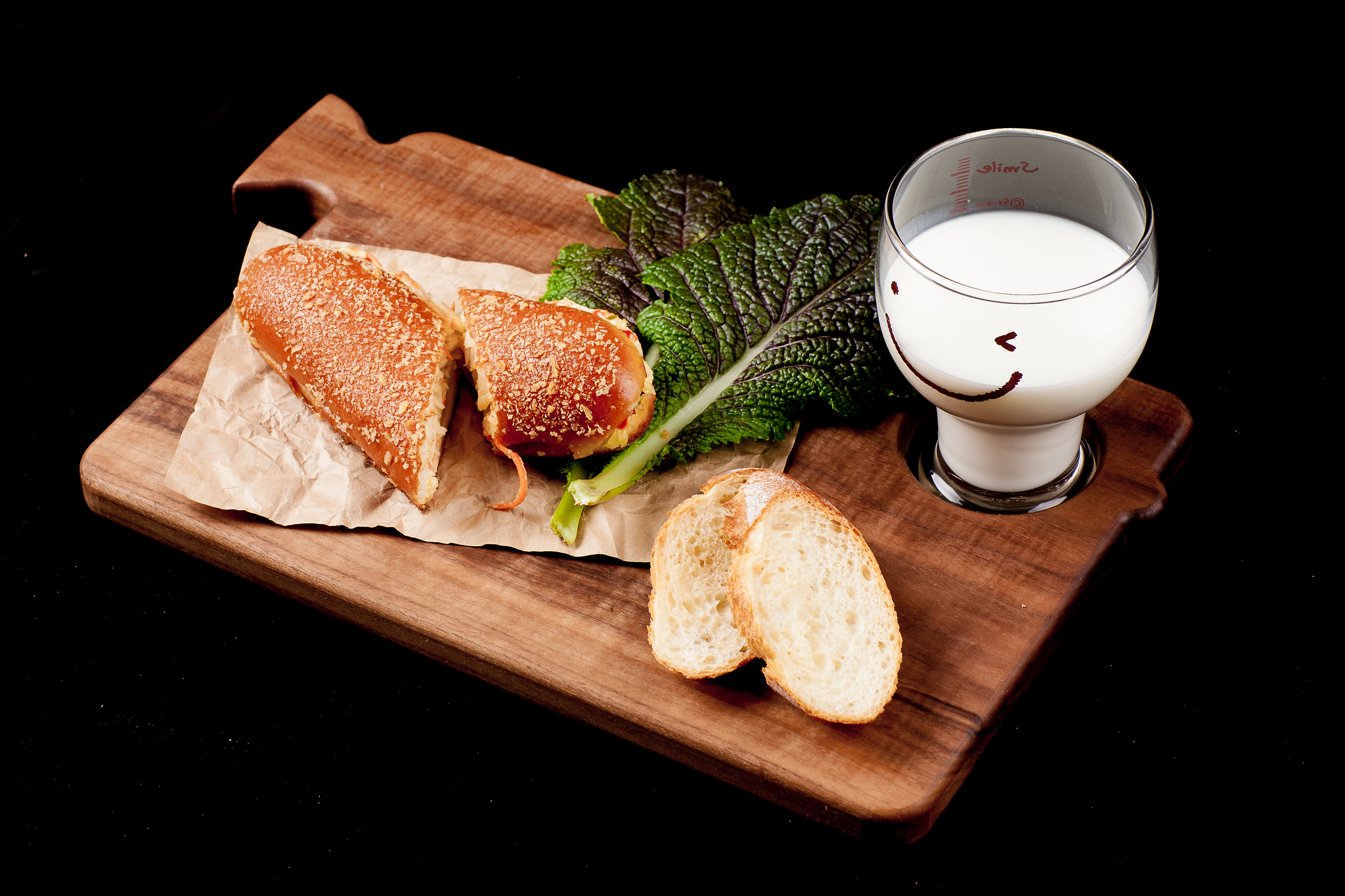 Canon EOS 5D sample photo. Blowfish serving board photography