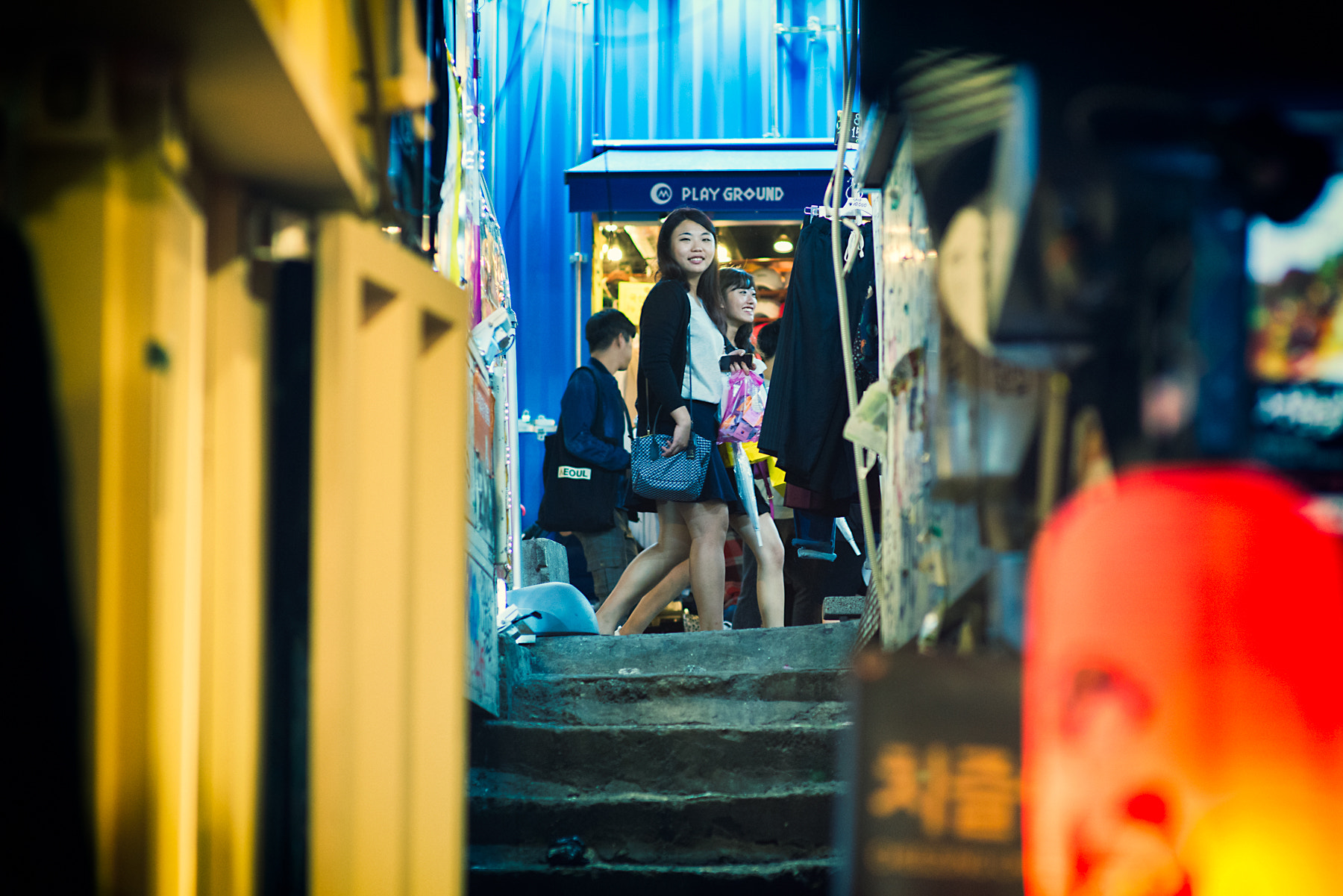 Nikon D810 + Sigma 85mm F1.4 EX DG HSM sample photo. Alleyways of hongdae photography