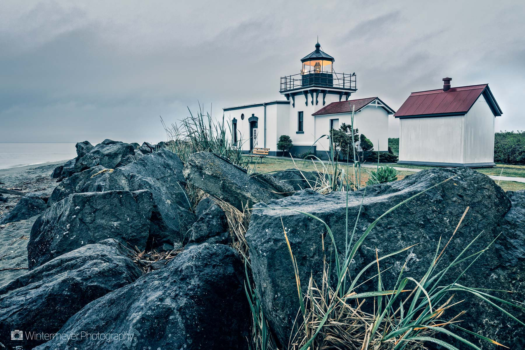 Canon EF 16-35mm F4L IS USM sample photo. Light on the rocks photography