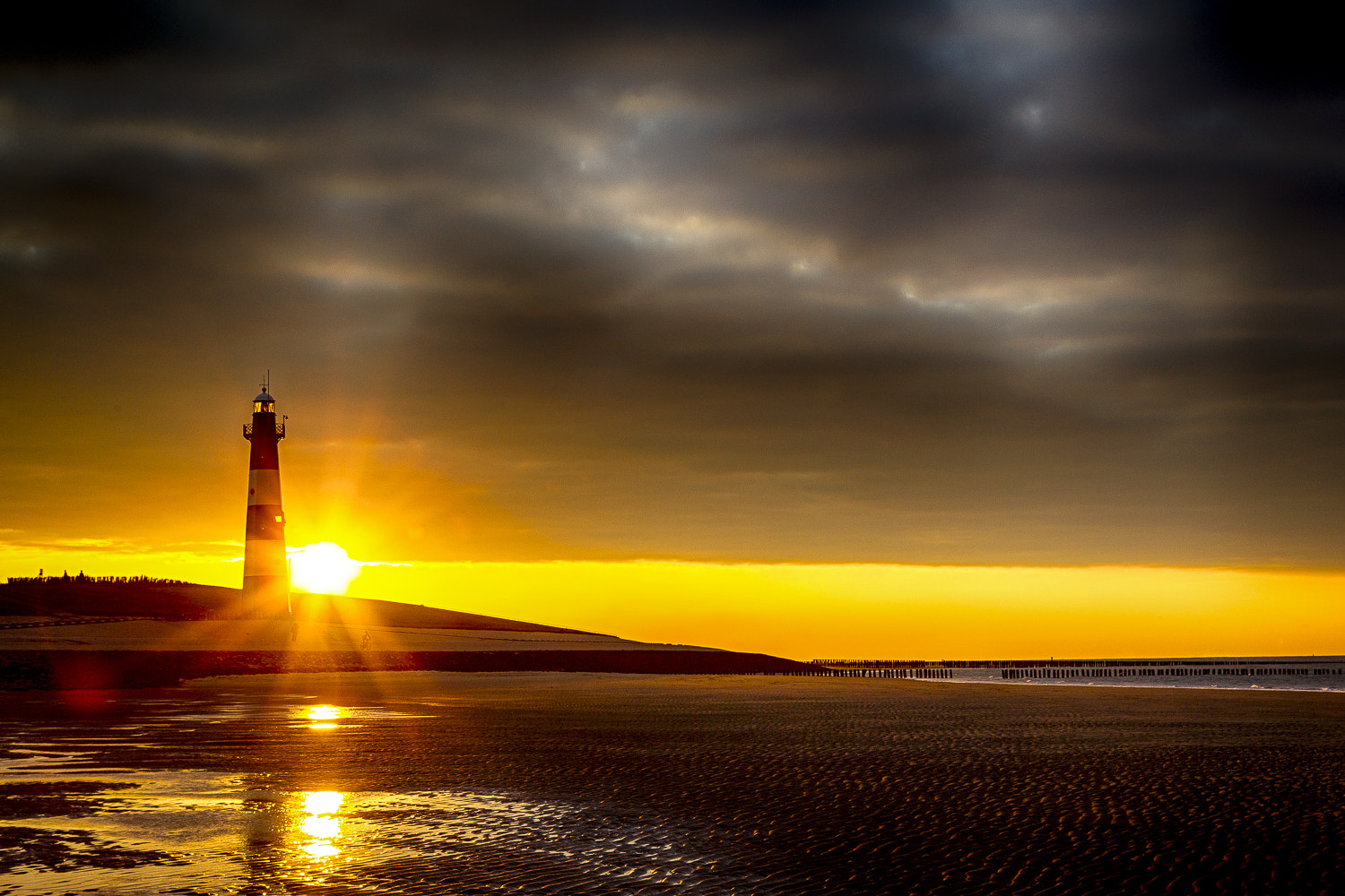 Canon EOS-1D Mark IV sample photo. Leuchtturm breskens  photography
