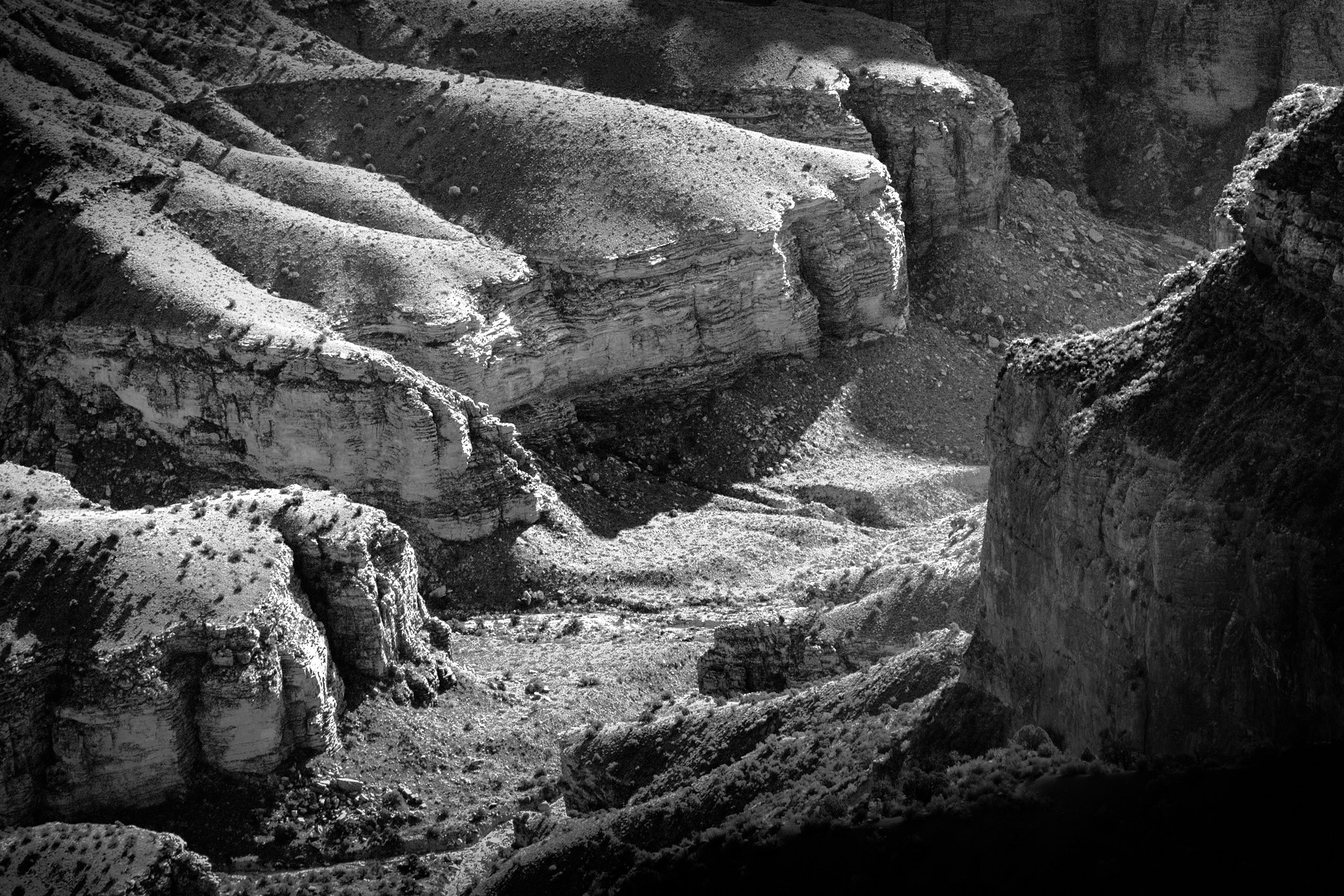 Canon EF 70-300mm F4-5.6 IS USM sample photo. Grand canyon north rim behind these walls photography