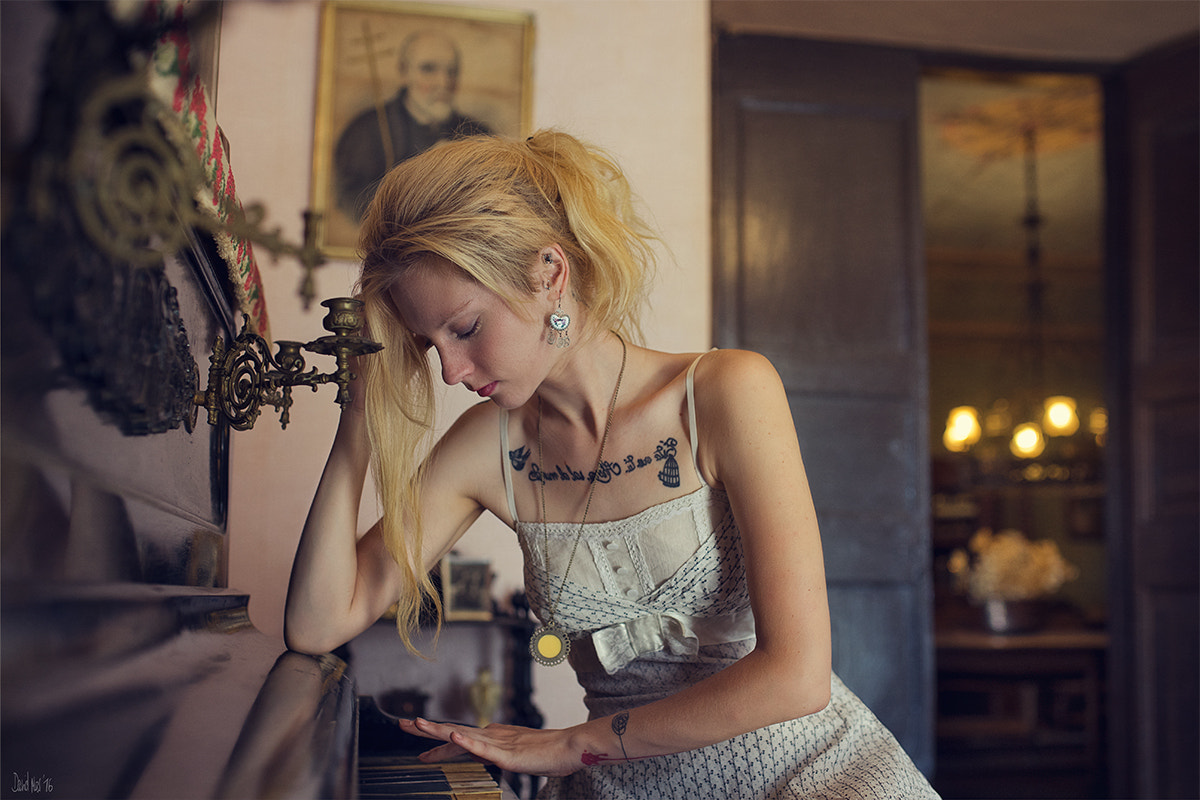 Sony a7 + Sigma 35mm F1.4 DG HSM Art sample photo. Marian piano photography
