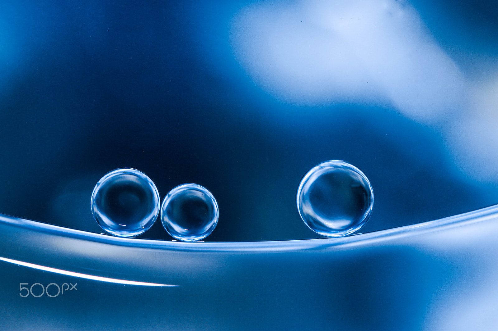 Canon EF-S 60mm F2.8 Macro USM sample photo. Oil and water photography