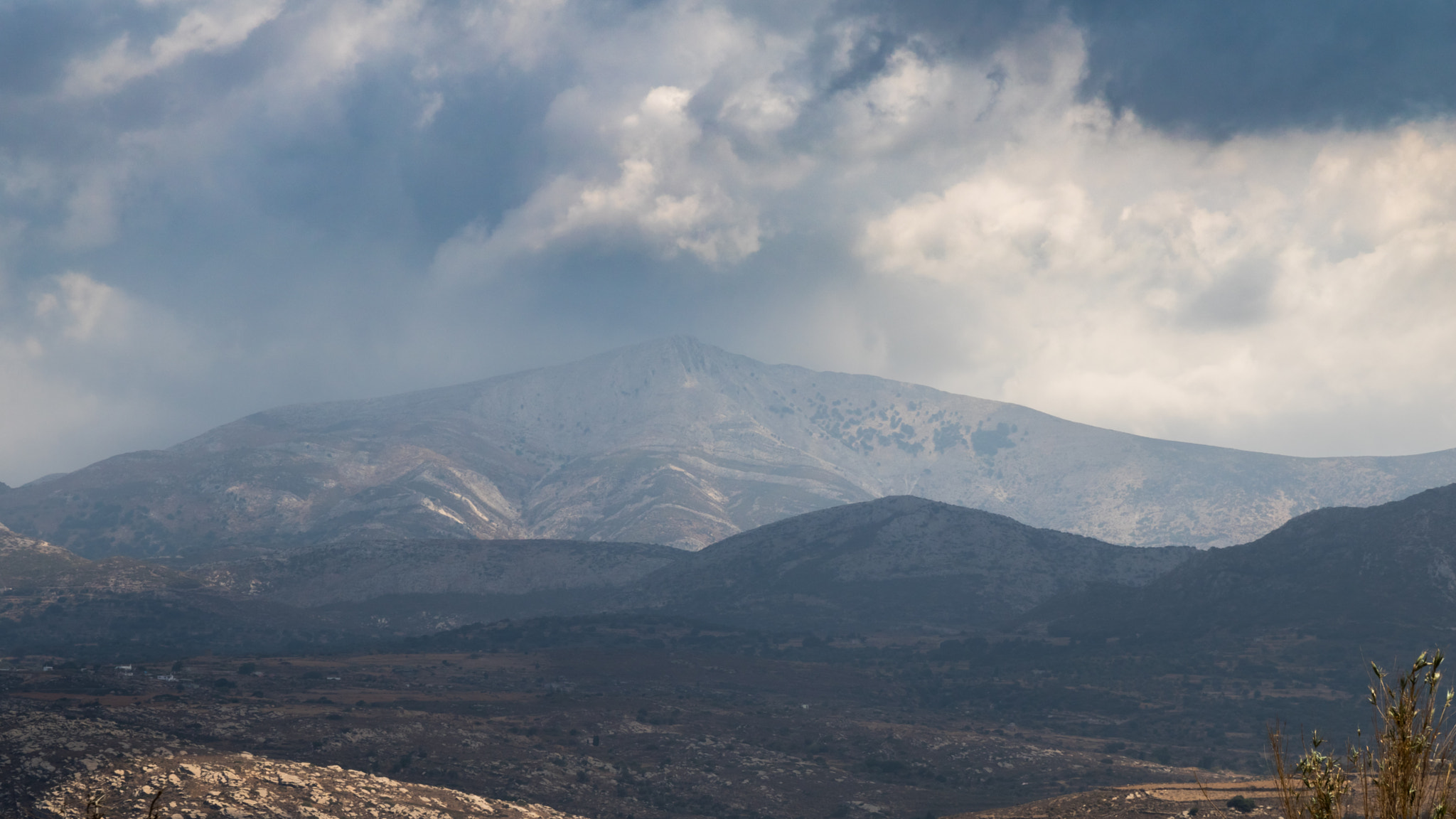 Sigma 17-70mm F2.8-4 DC Macro OS HSM sample photo. Naxos photography