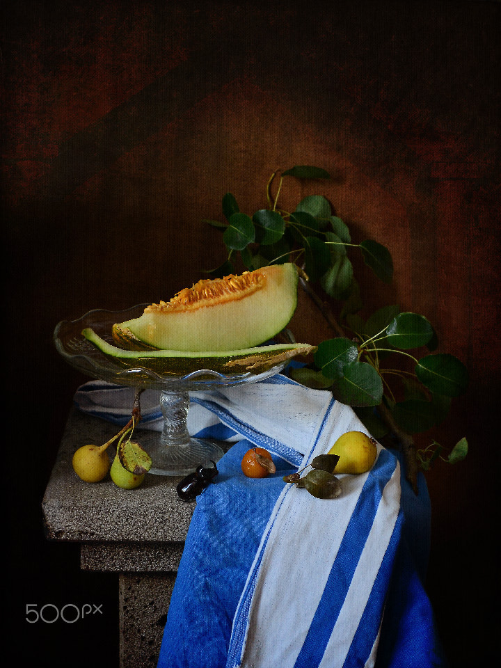 AF Zoom-Nikkor 75-300mm f/4.5-5.6 sample photo. Melon and pears photography