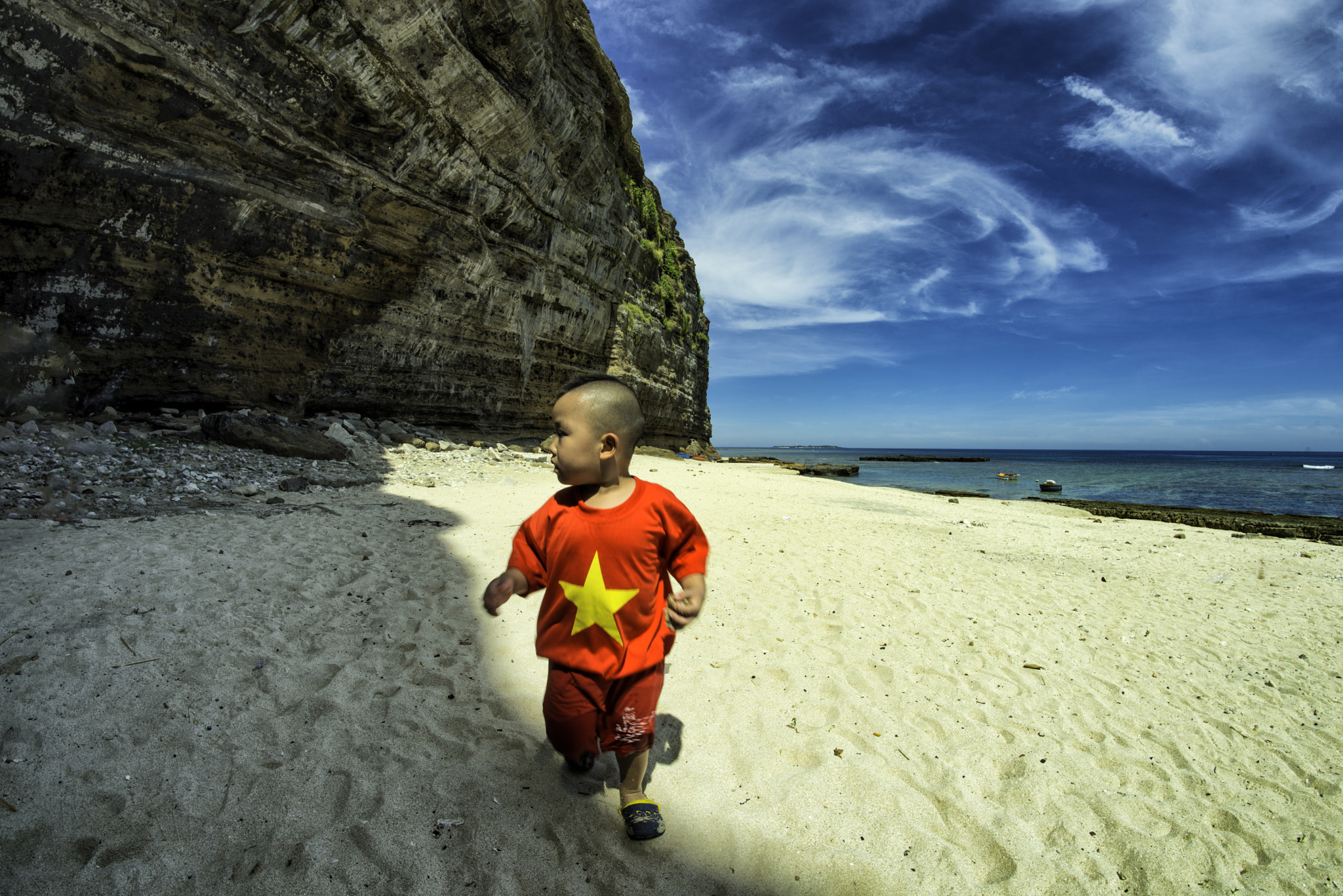 Samyang 12mm F2.8 ED AS NCS Fisheye sample photo. Rock, sea & sand photography