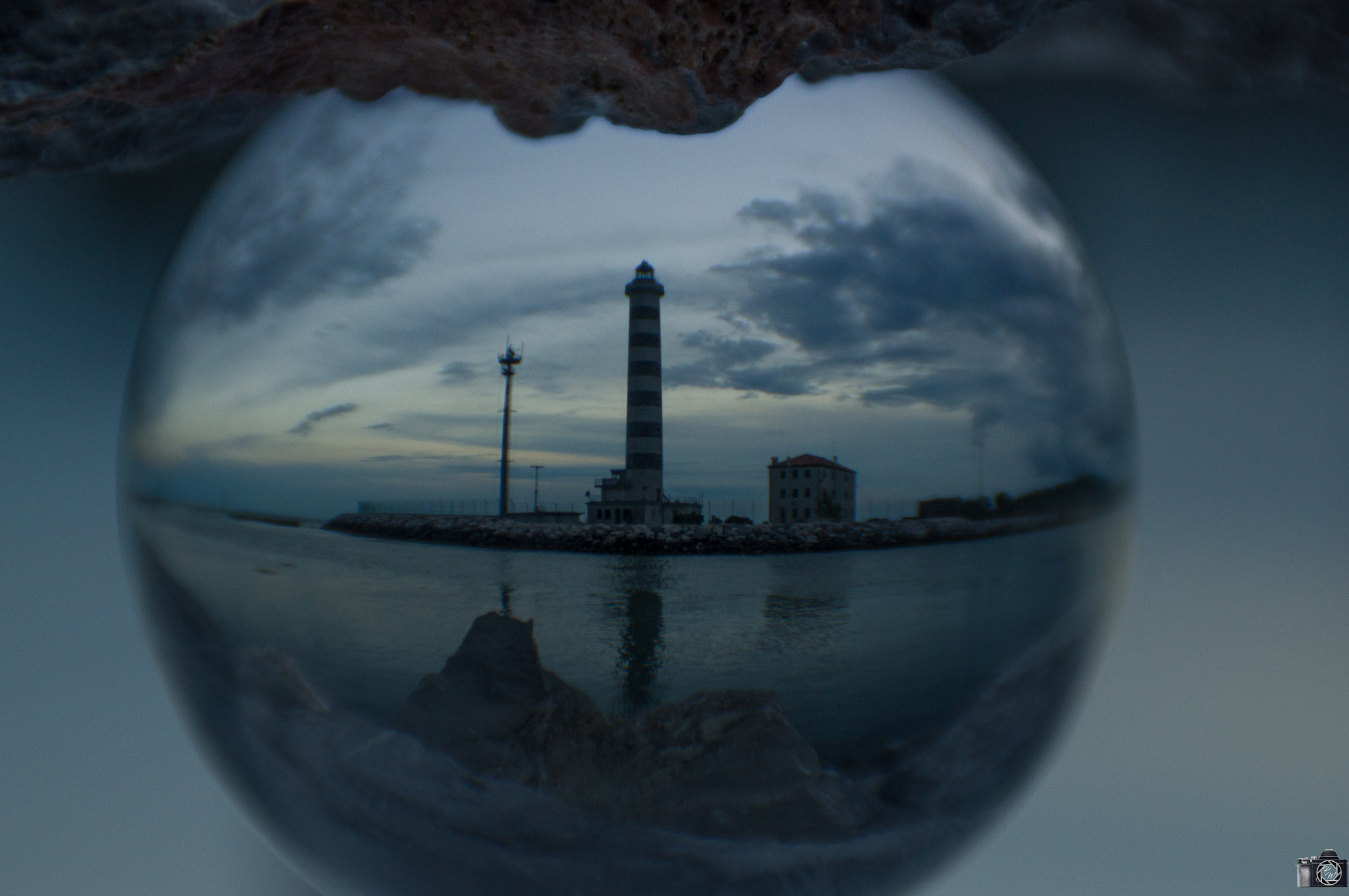 Sony SLT-A37 sample photo. Upside-down ?! photography