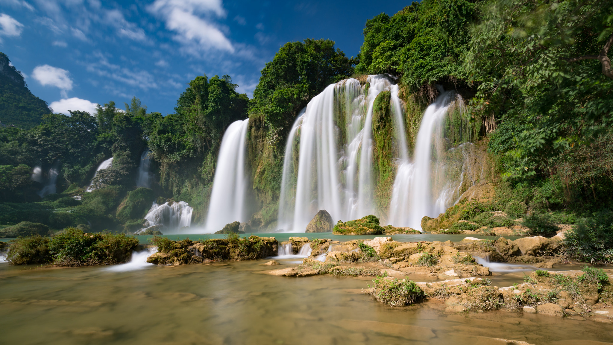 Sony a7R II + Canon EF 16-35mm F4L IS USM sample photo. Ban gioc waterfall photography