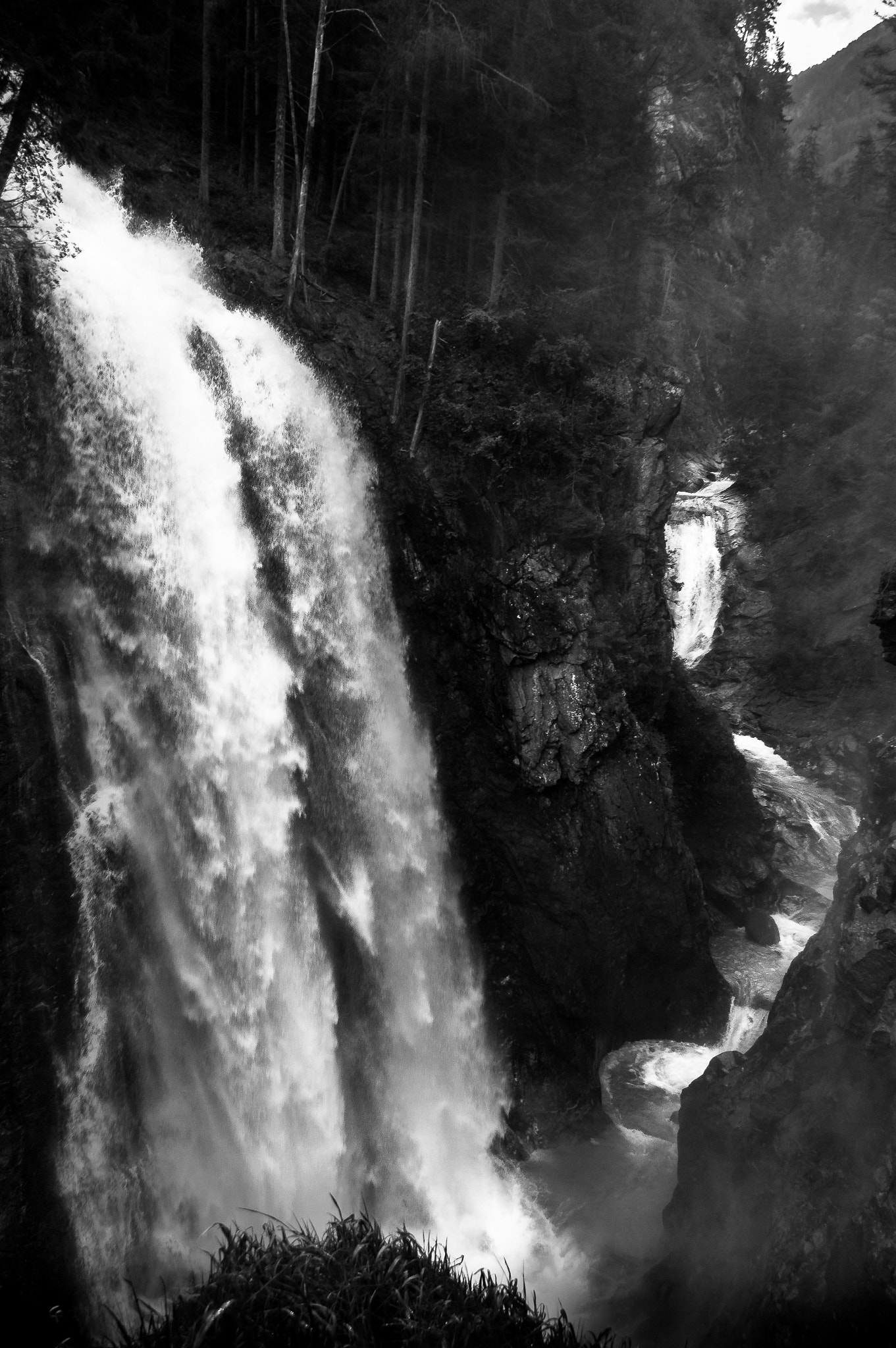 Pentax smc DA 18-55mm F3.5-5.6 AL WR sample photo. Cascate di riva di tures photography