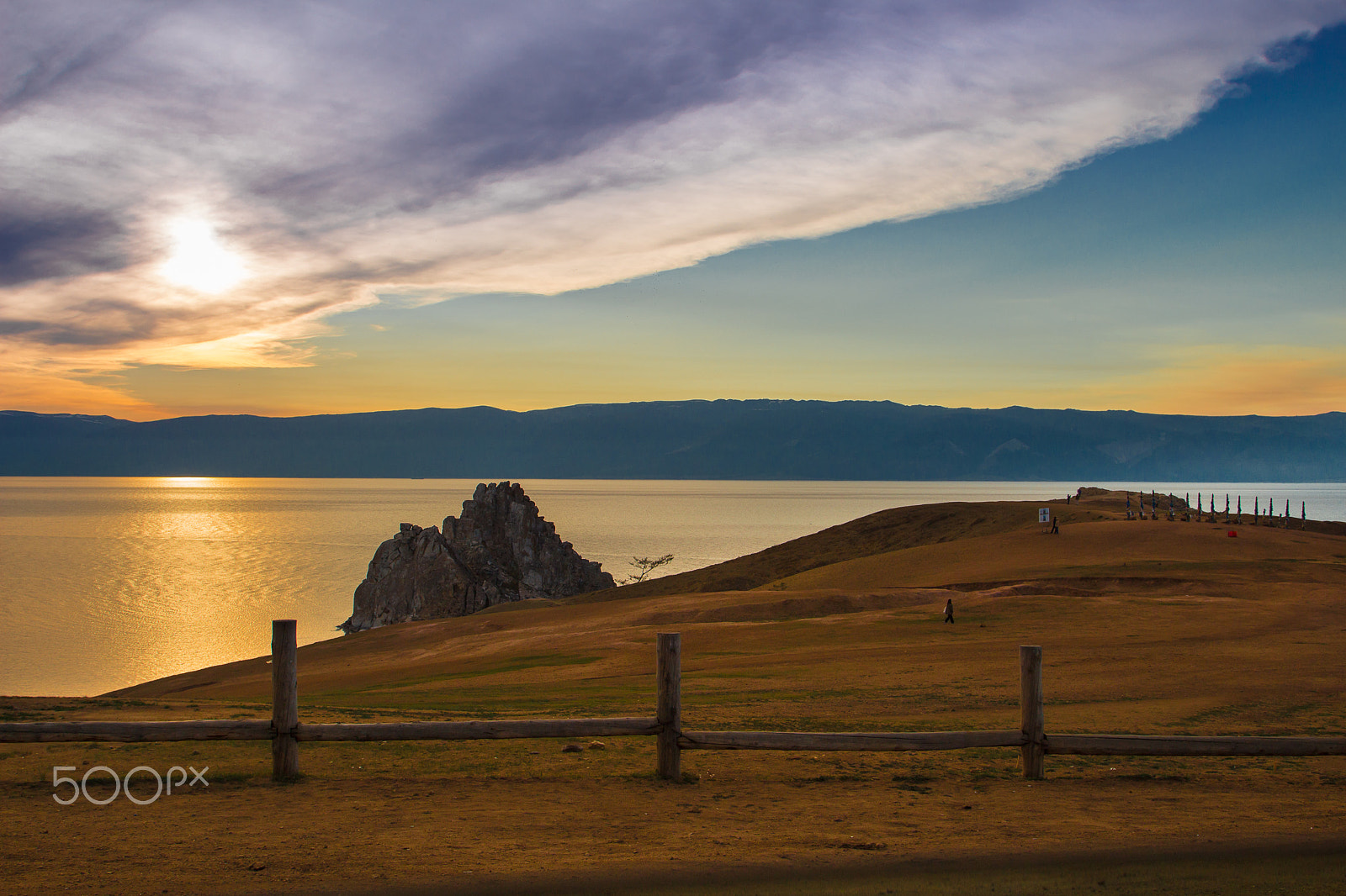 Canon EOS 100D (EOS Rebel SL1 / EOS Kiss X7) + Canon EF 24-105mm F4L IS USM sample photo. Baikal at sunset photography