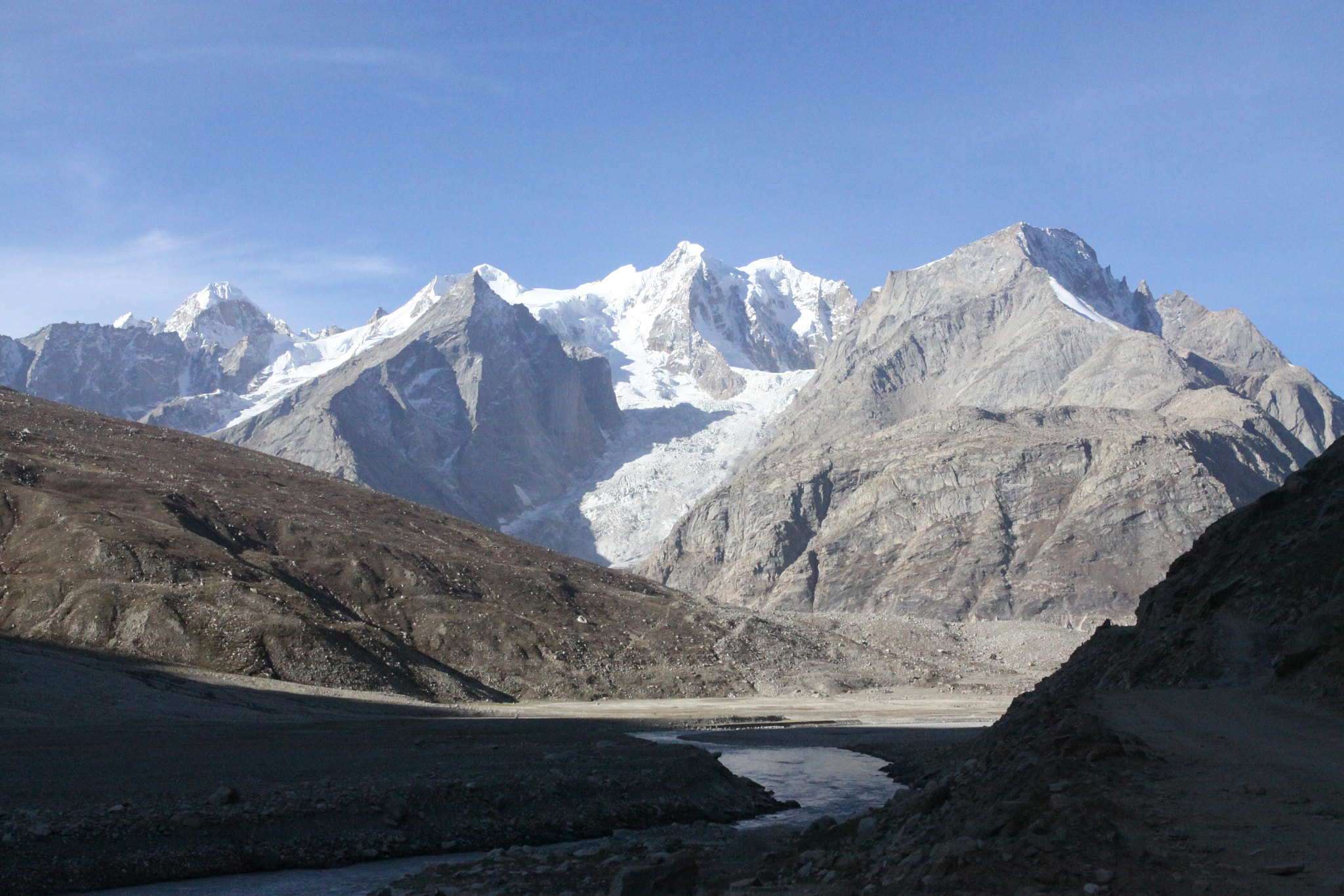 Canon EOS 50D + Canon EF 24-70mm F2.8L USM sample photo. Views along the road to rohtang pass from spiti photography