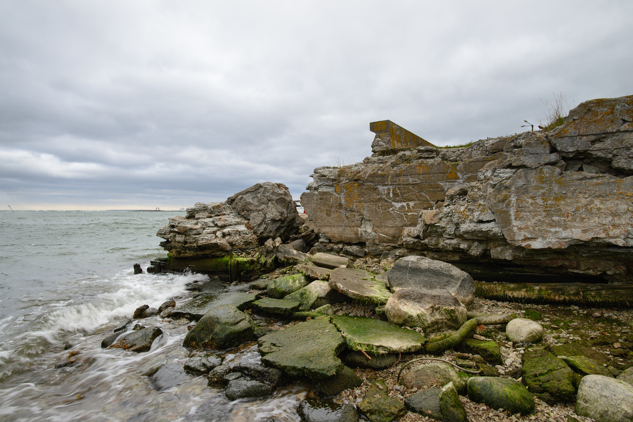 Nikon D600 + Nikon AF-S Nikkor 20mm F1.8G ED sample photo. Stones on coastline photography