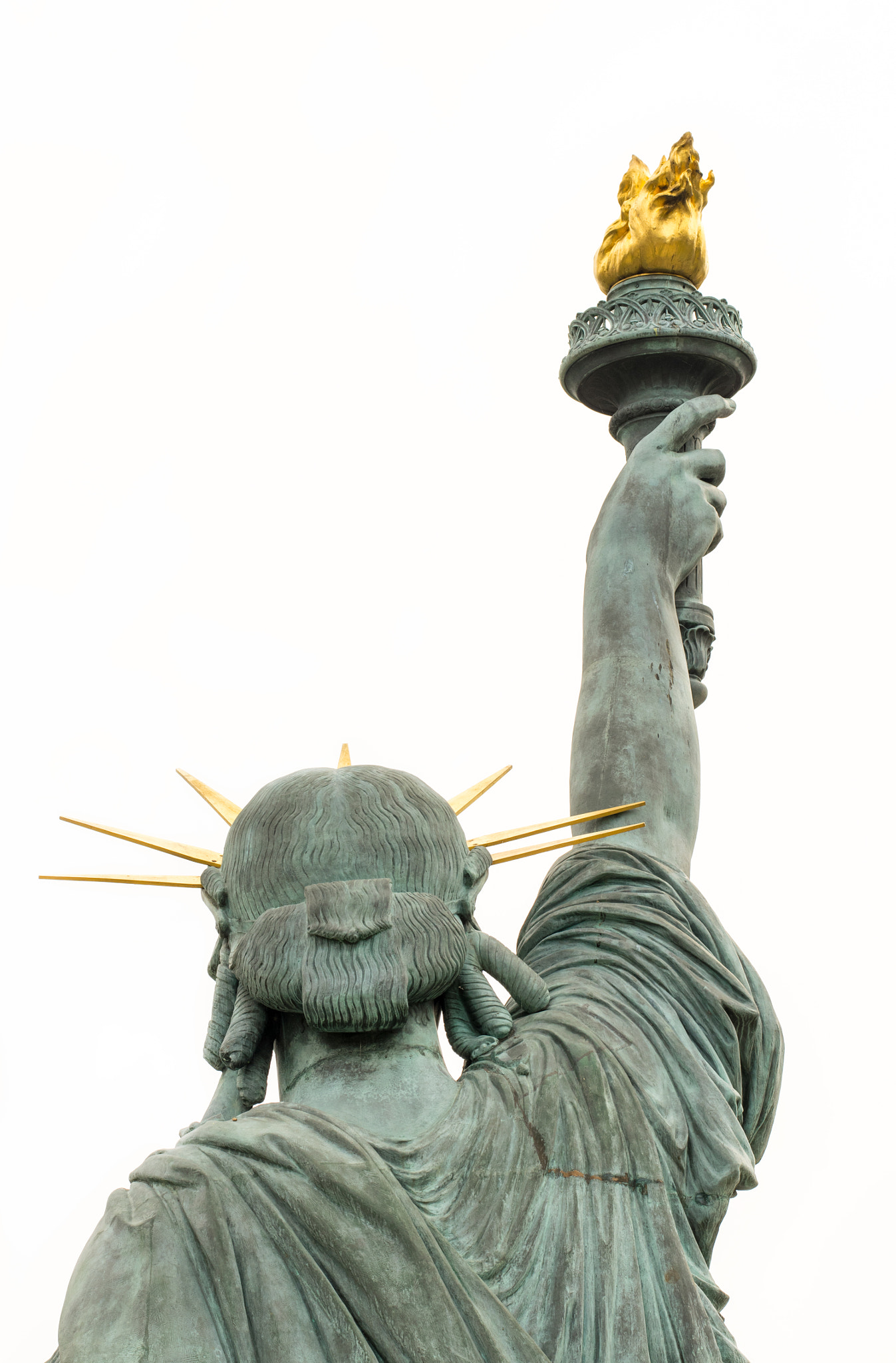 Nikon D5300 + Nikon AF-S Nikkor 70-200mm F4G ED VR sample photo. The statue of liberty on the ile aux cygnes in paris, back view photography