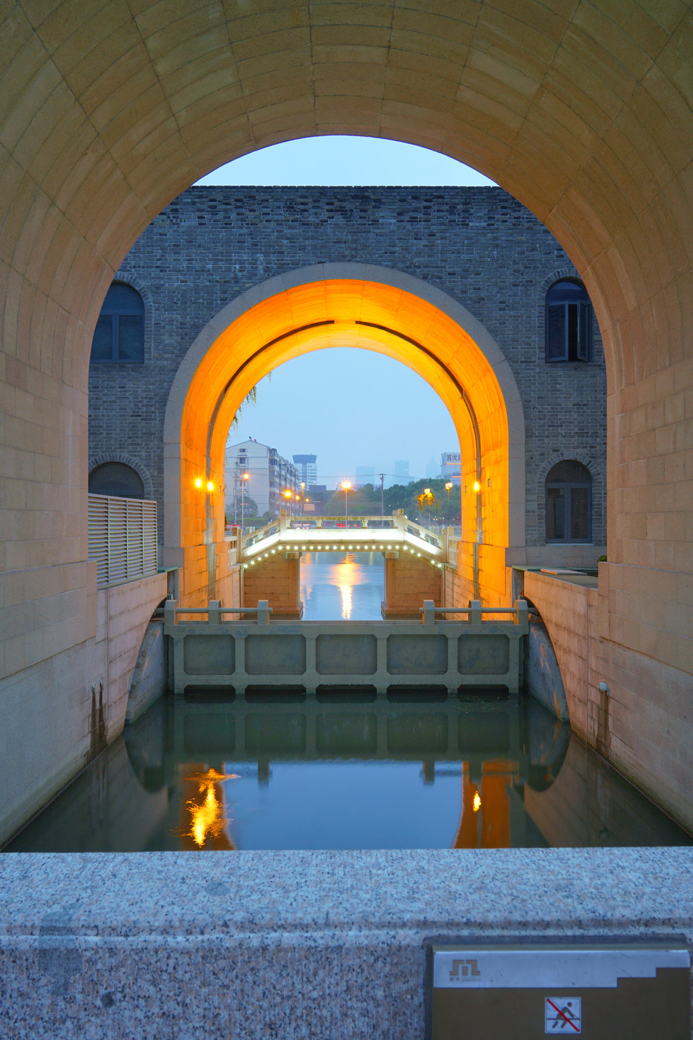 Sony a6300 sample photo. Golden arch in middle photography