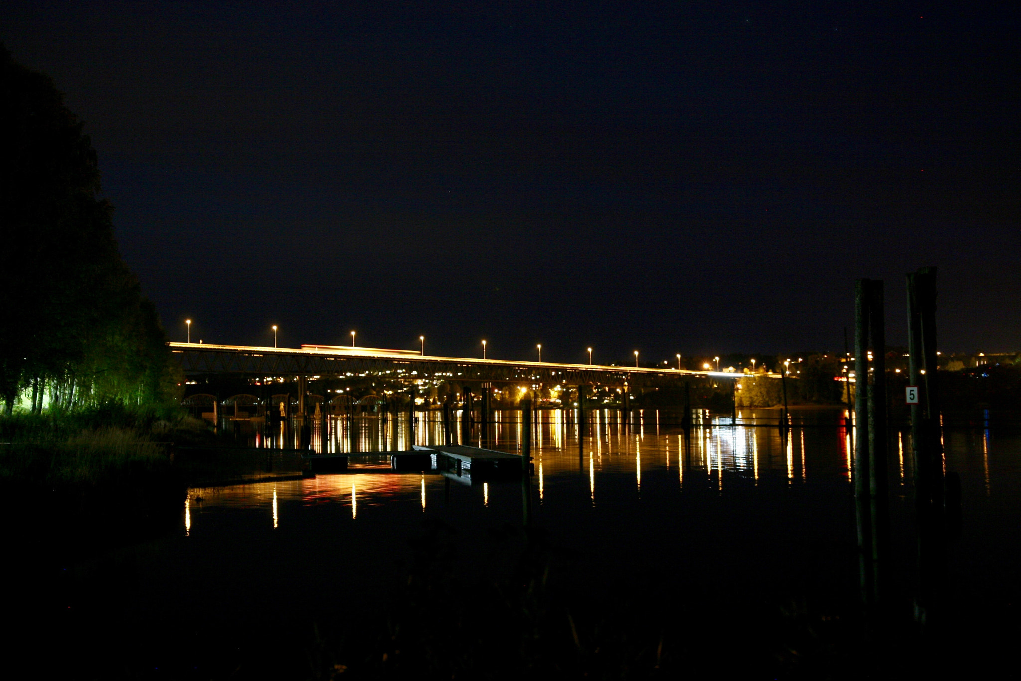 Canon EOS 20D + Sigma 18-35mm f/1.8 DC HSM sample photo. Fetsund bridge at night photography