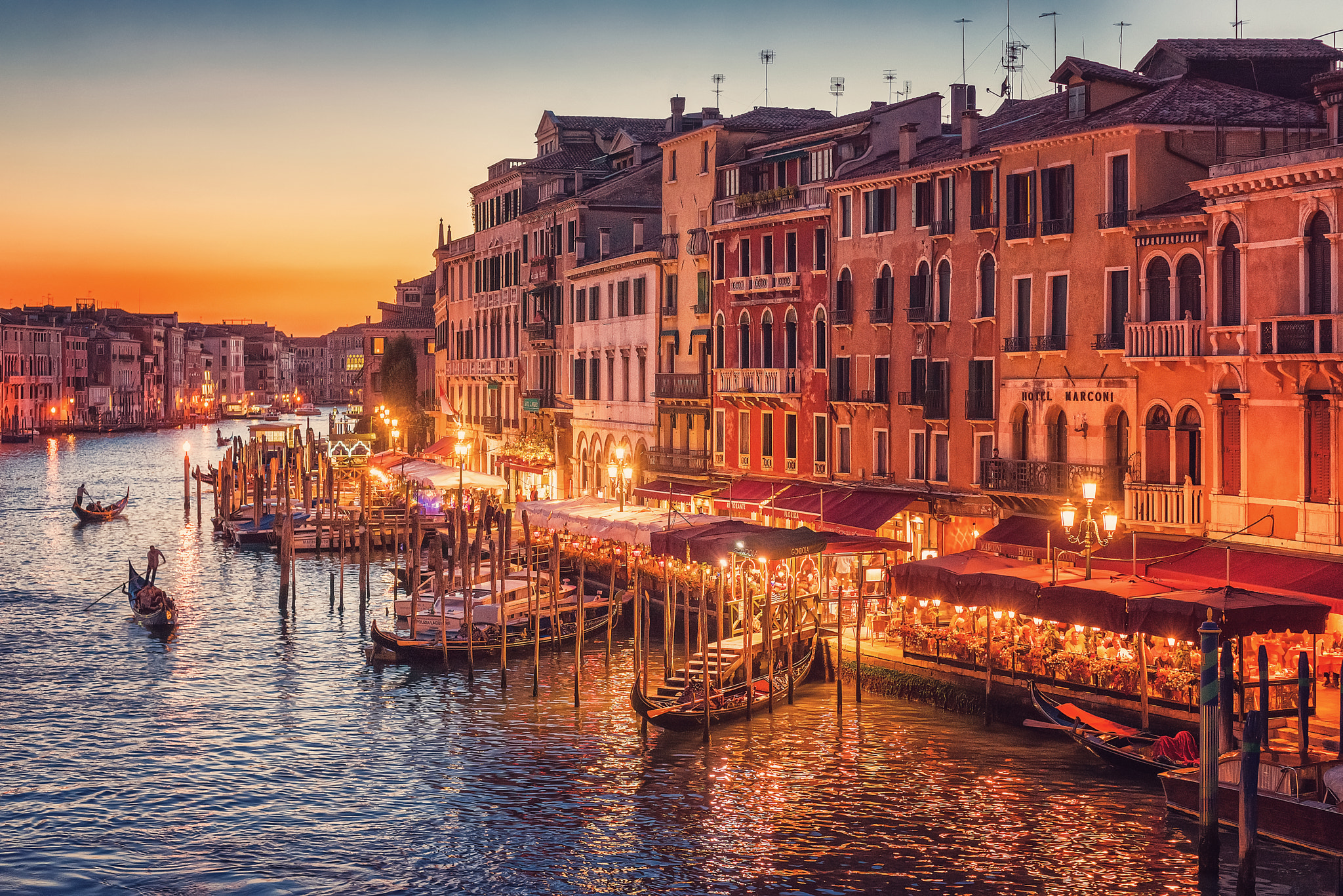 Sony a7R + Minolta AF 50mm F1.4 [New] sample photo. Canal grande at dusk photography