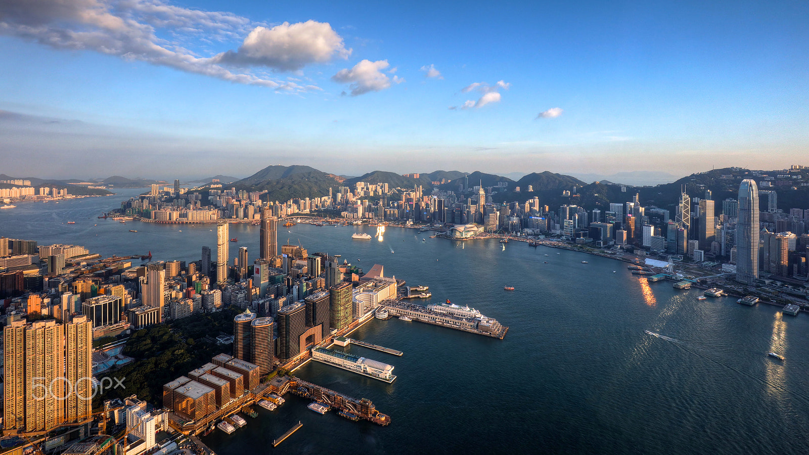 Canon EF 16-35mm F4L IS USM sample photo. Fragrant harbour (hong kong from icc) photography