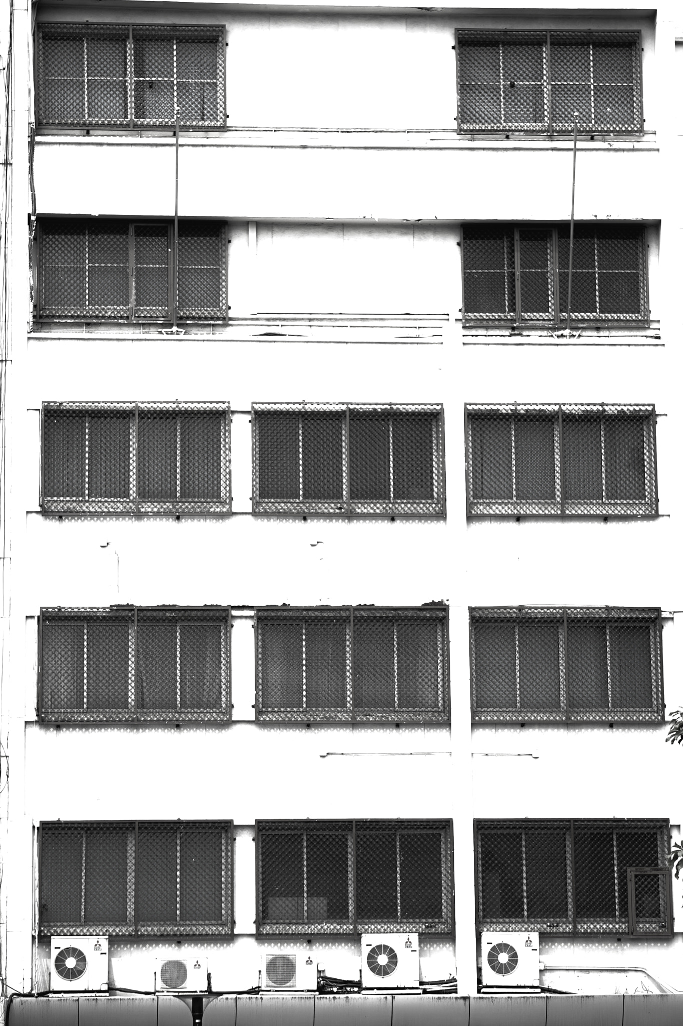 Sony E 55-210mm F4.5-6.3 OSS sample photo. Old urban photography