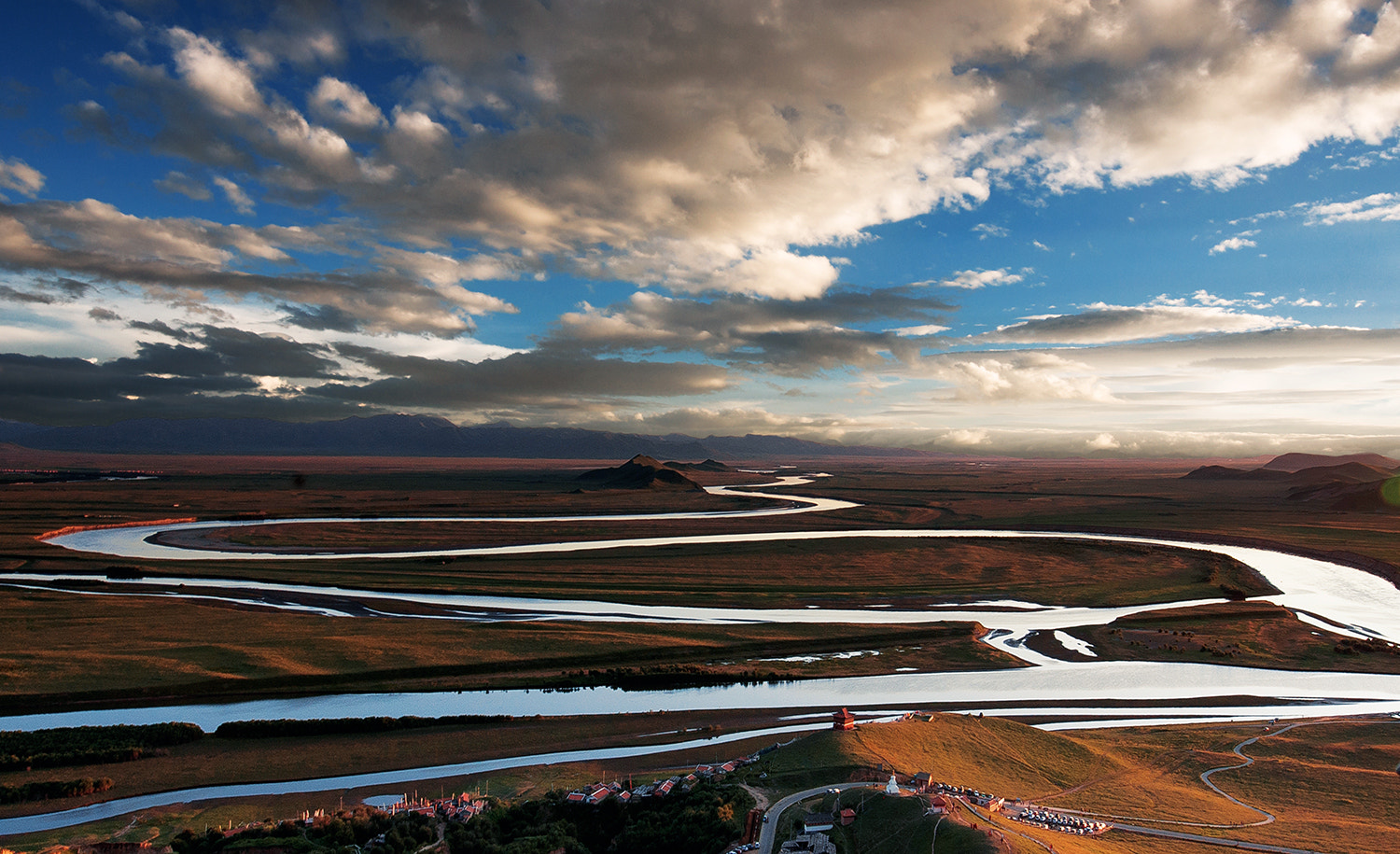 Nikon AF-S Nikkor 16-35mm F4G ED VR sample photo. Upstream of the yellow river photography